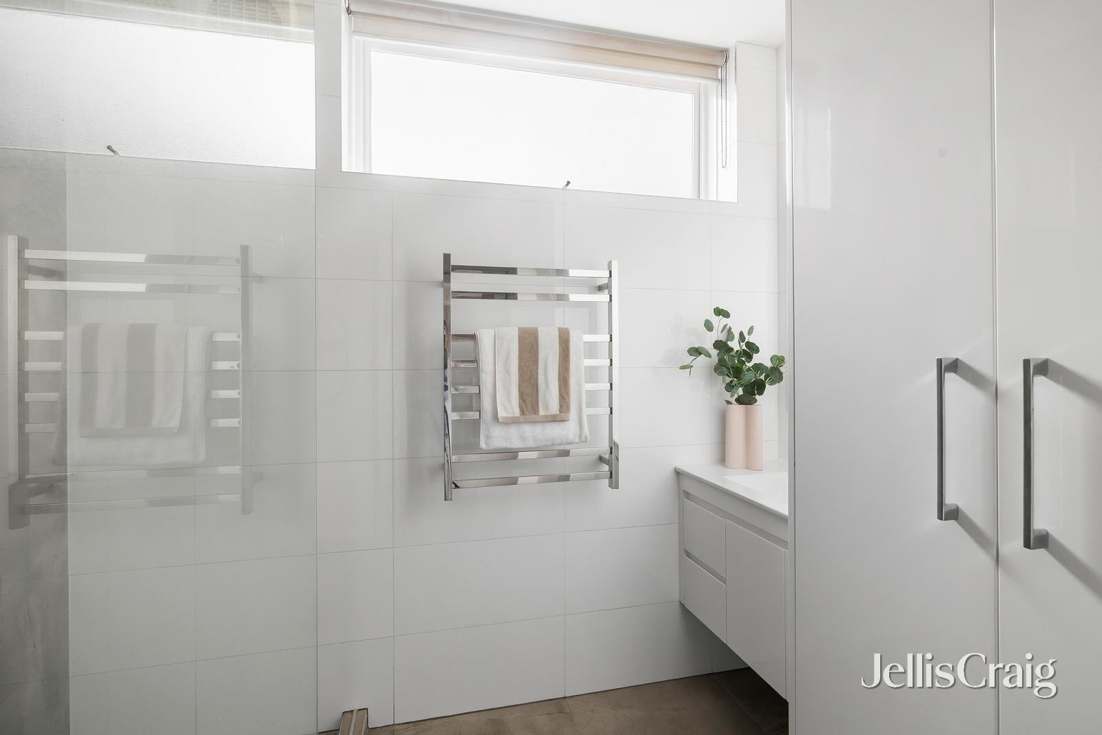 2/64 Cawkwell Street, Malvern image 5