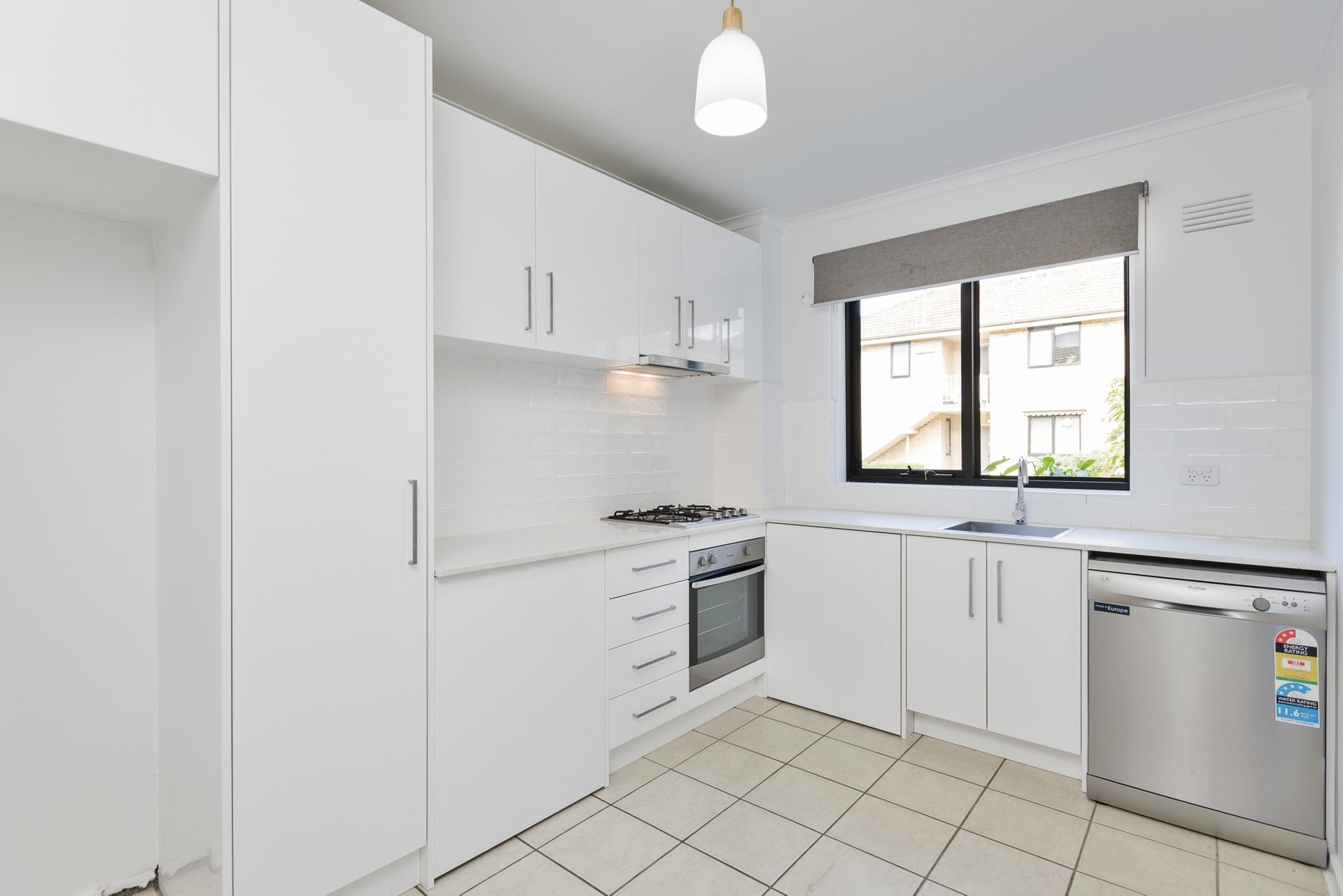 2/64 Holmes Road, Moonee Ponds image 2