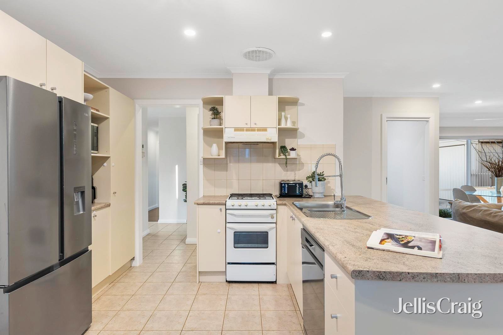 264 Hull Road, Mooroolbark image 3