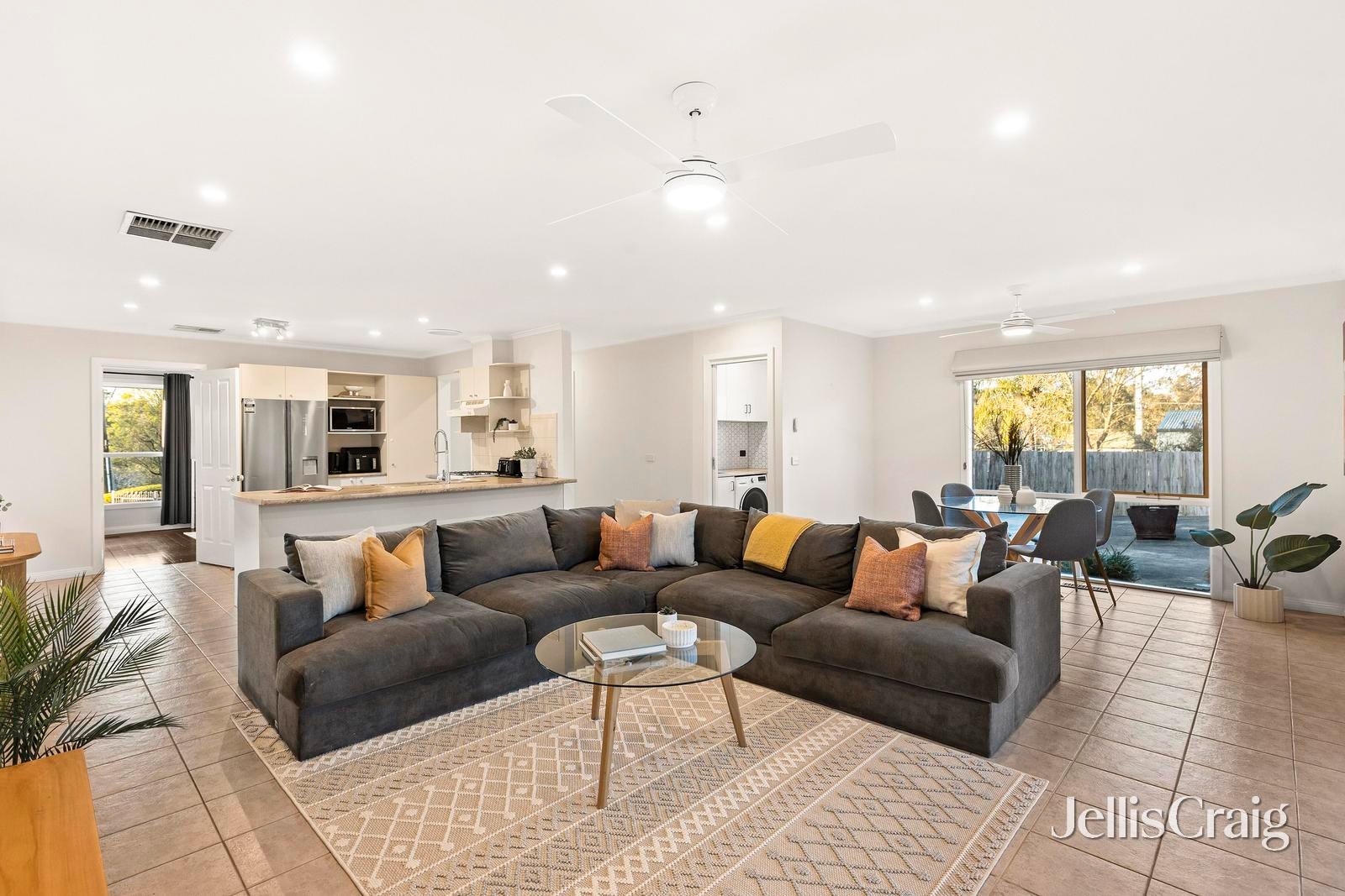 264 Hull Road, Mooroolbark image 4