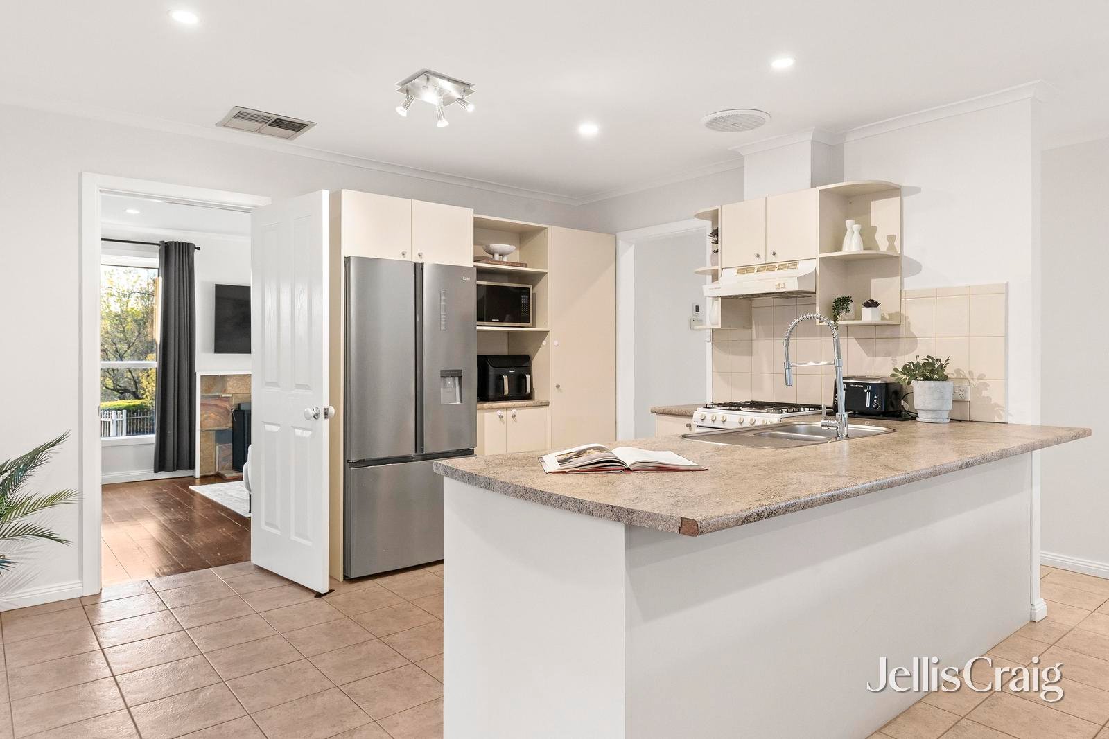264 Hull Road, Mooroolbark image 5
