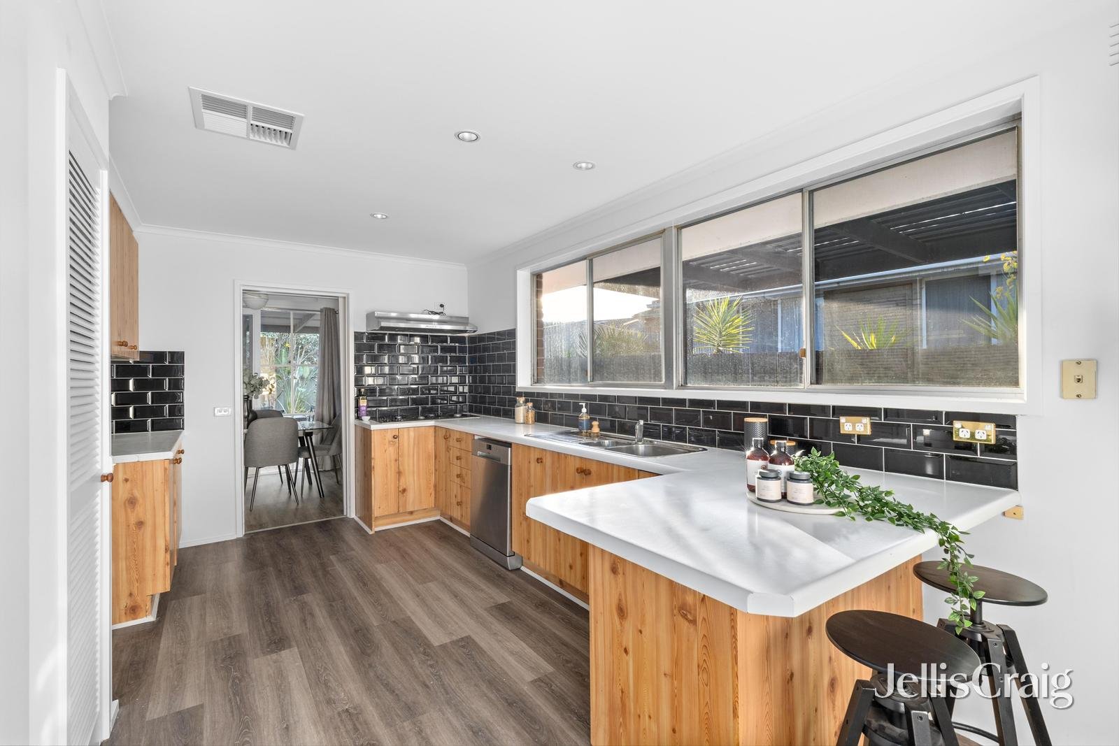 264 Yallambie Road, Yallambie image 6