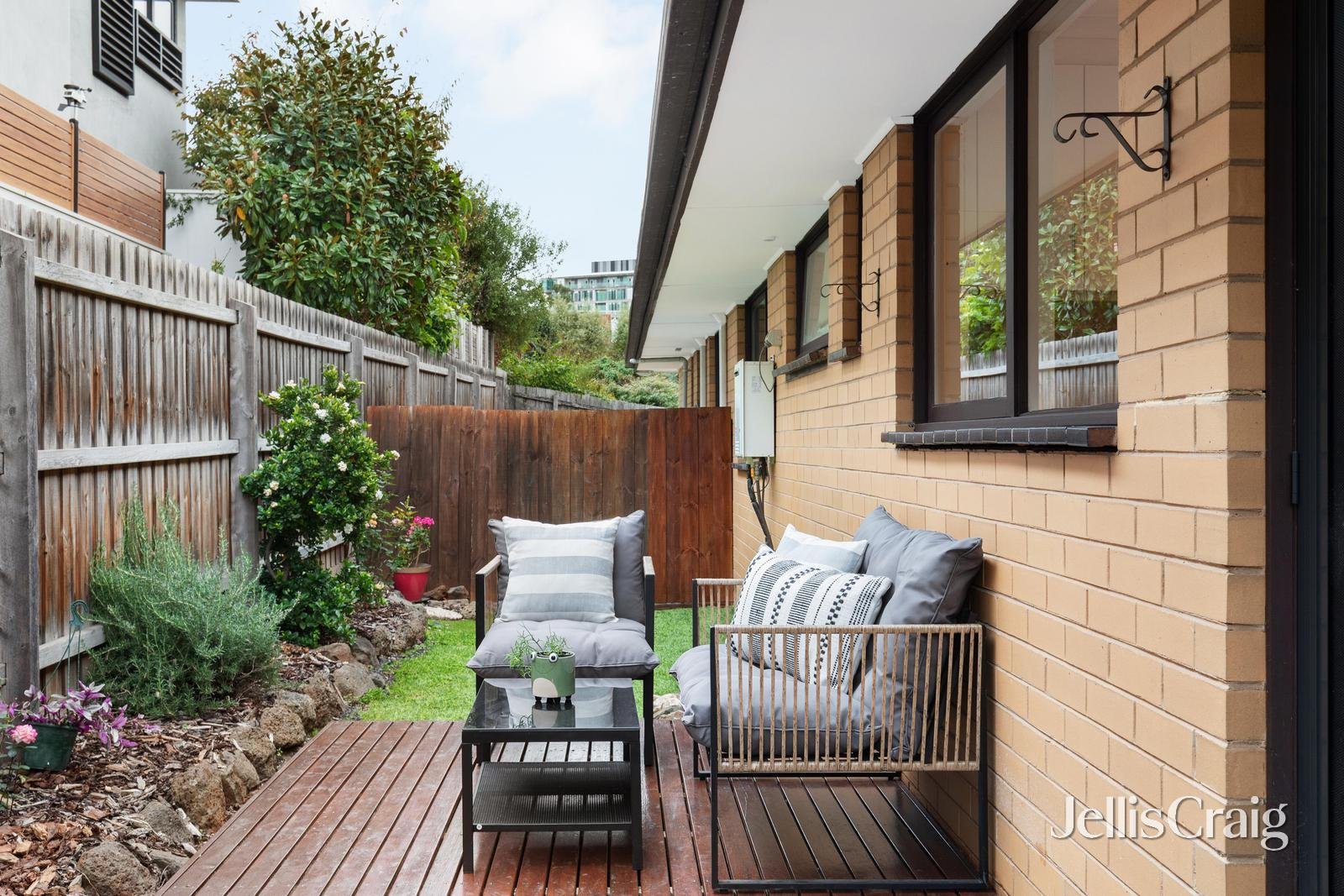 2/65 Hawdon Street, Heidelberg image 2