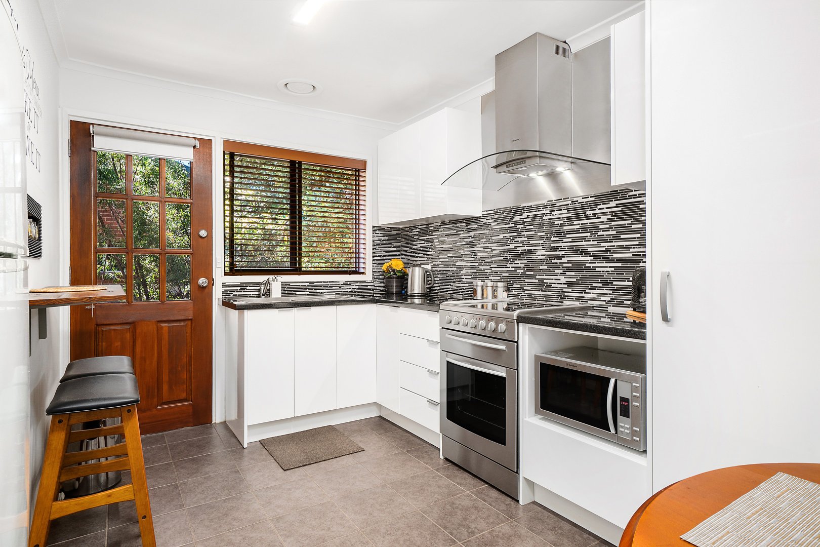 2/65 Nell Street, Greensborough image 2