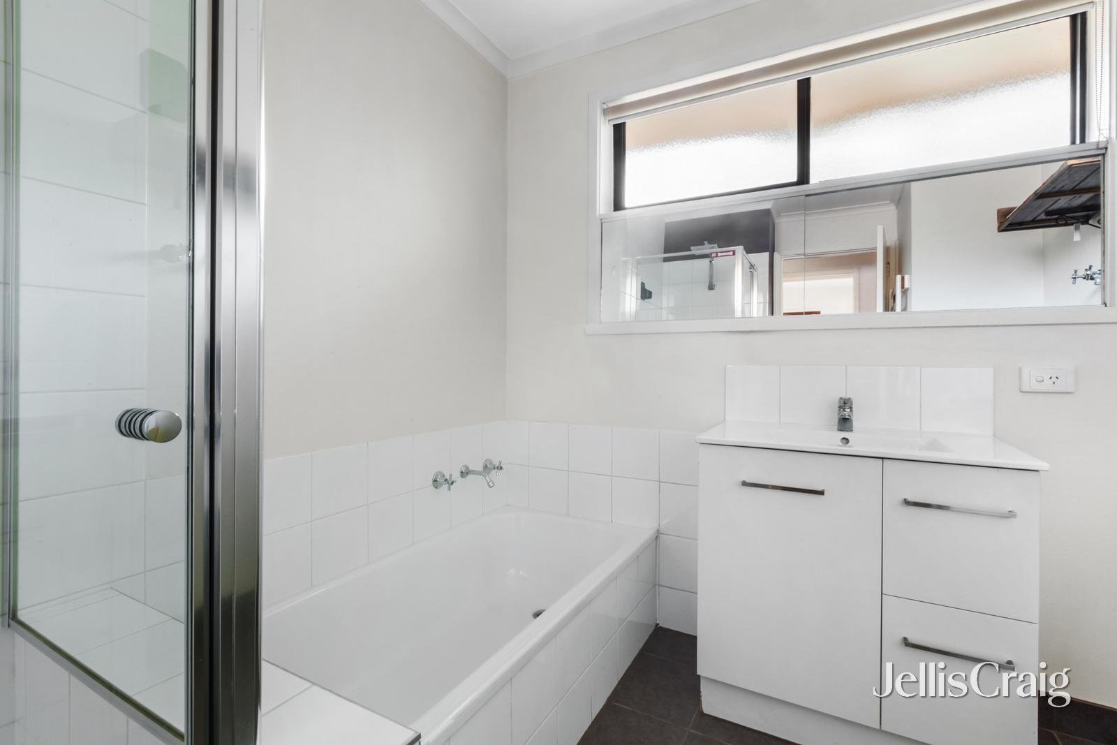 2/65 Nell Street, Greensborough image 6