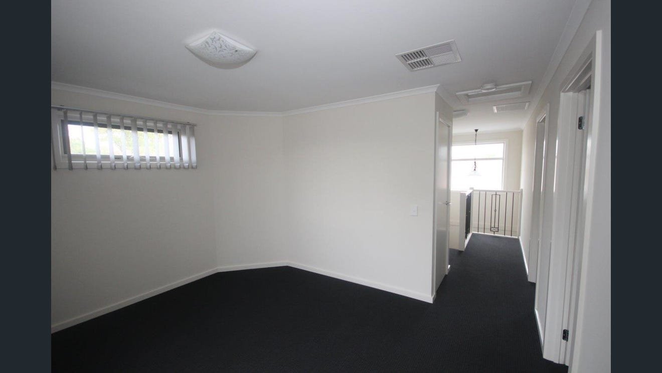 2/65 Robinlee Avenue, Burwood&nbsp;East image 5