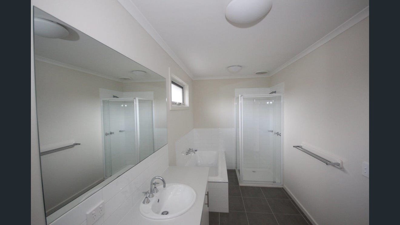 2/65 Robinlee Avenue, Burwood&nbsp;East image 3