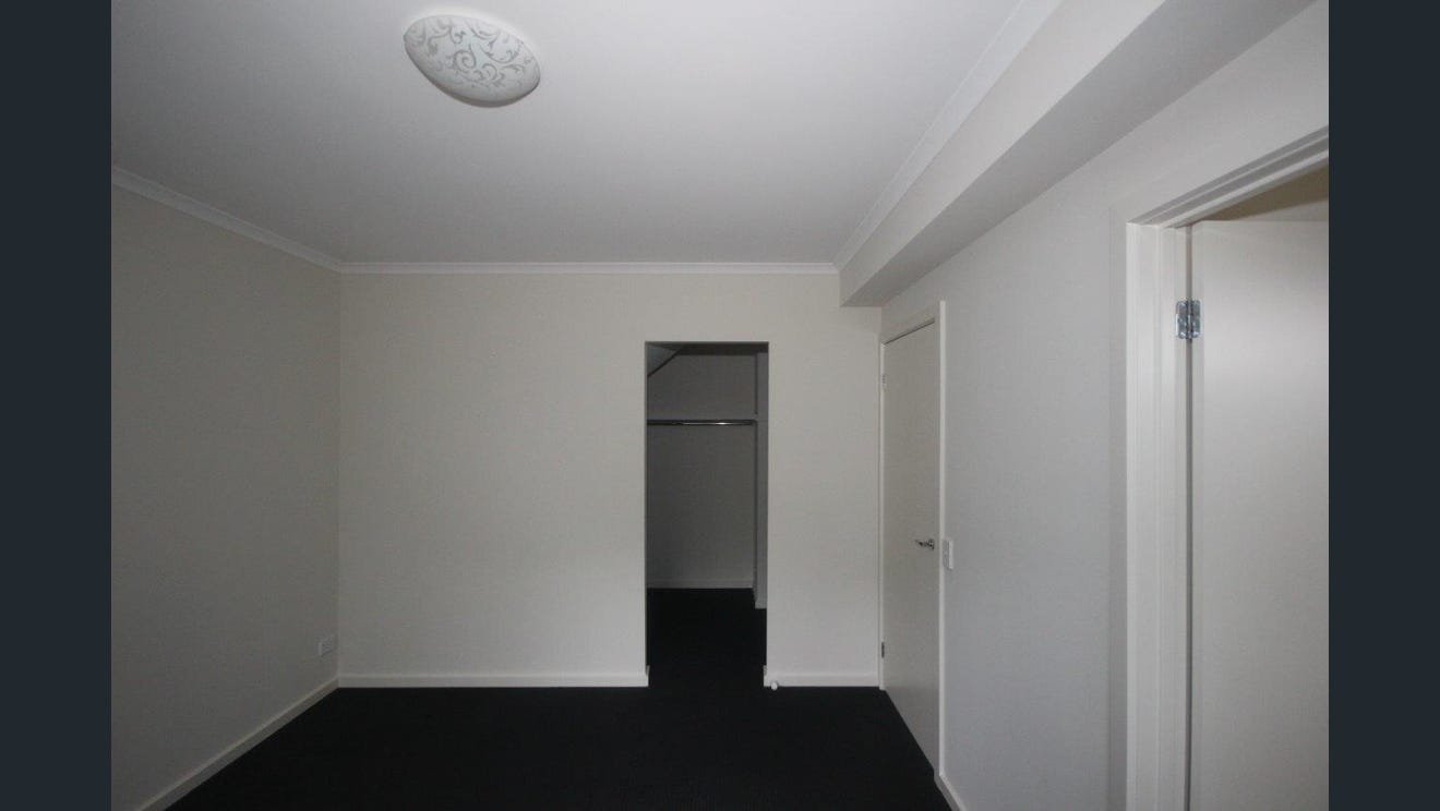 2/65 Robinlee Avenue, Burwood&nbsp;East image 2