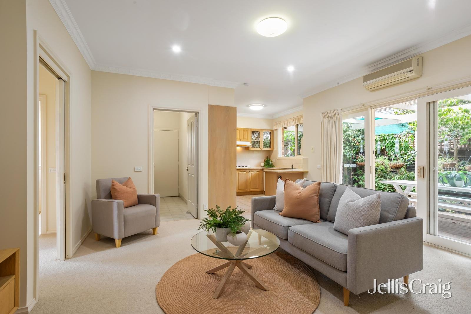 2/65 Talbot Avenue, Balwyn image 5