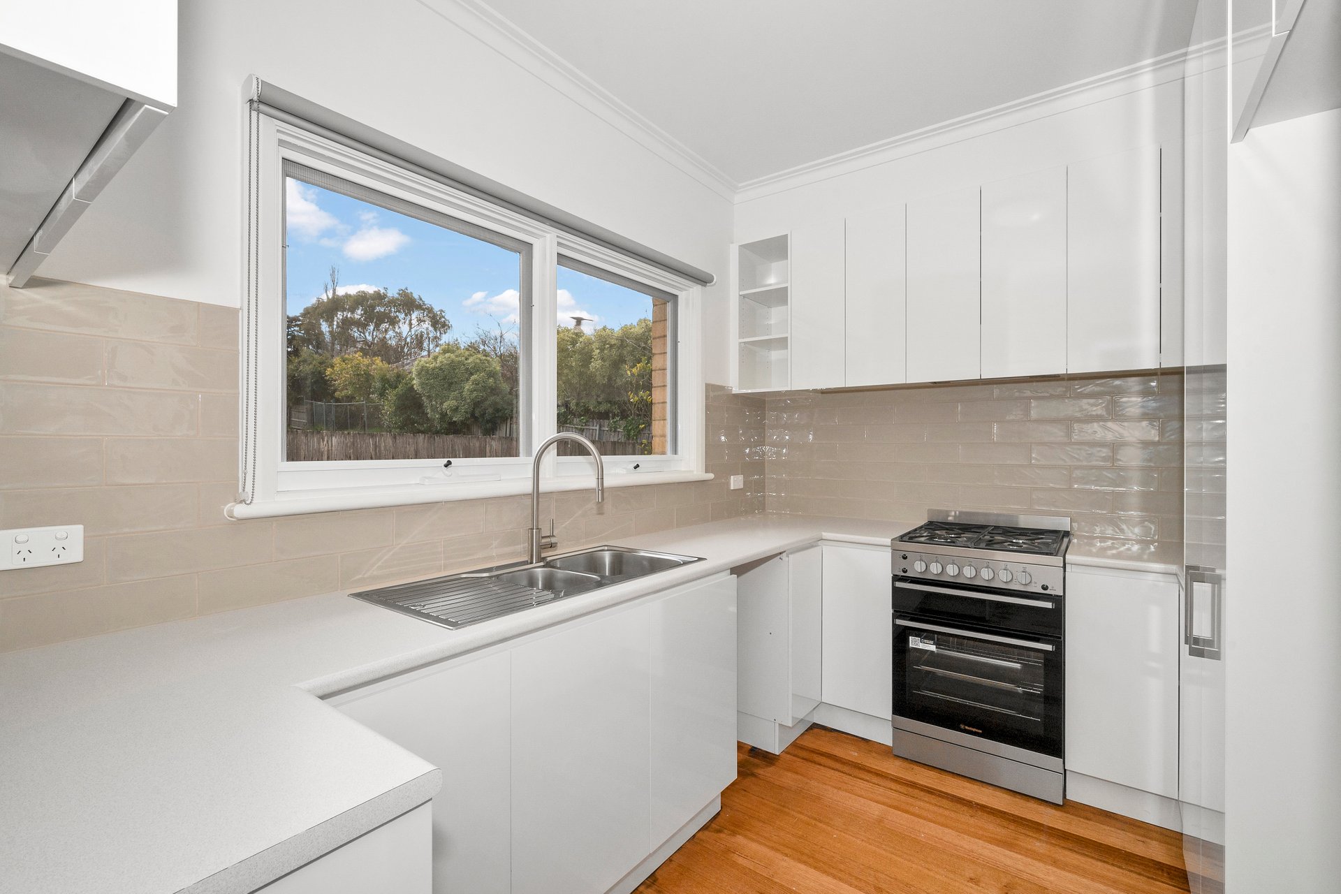 2/65 Wattle Valley Road, Canterbury image 3