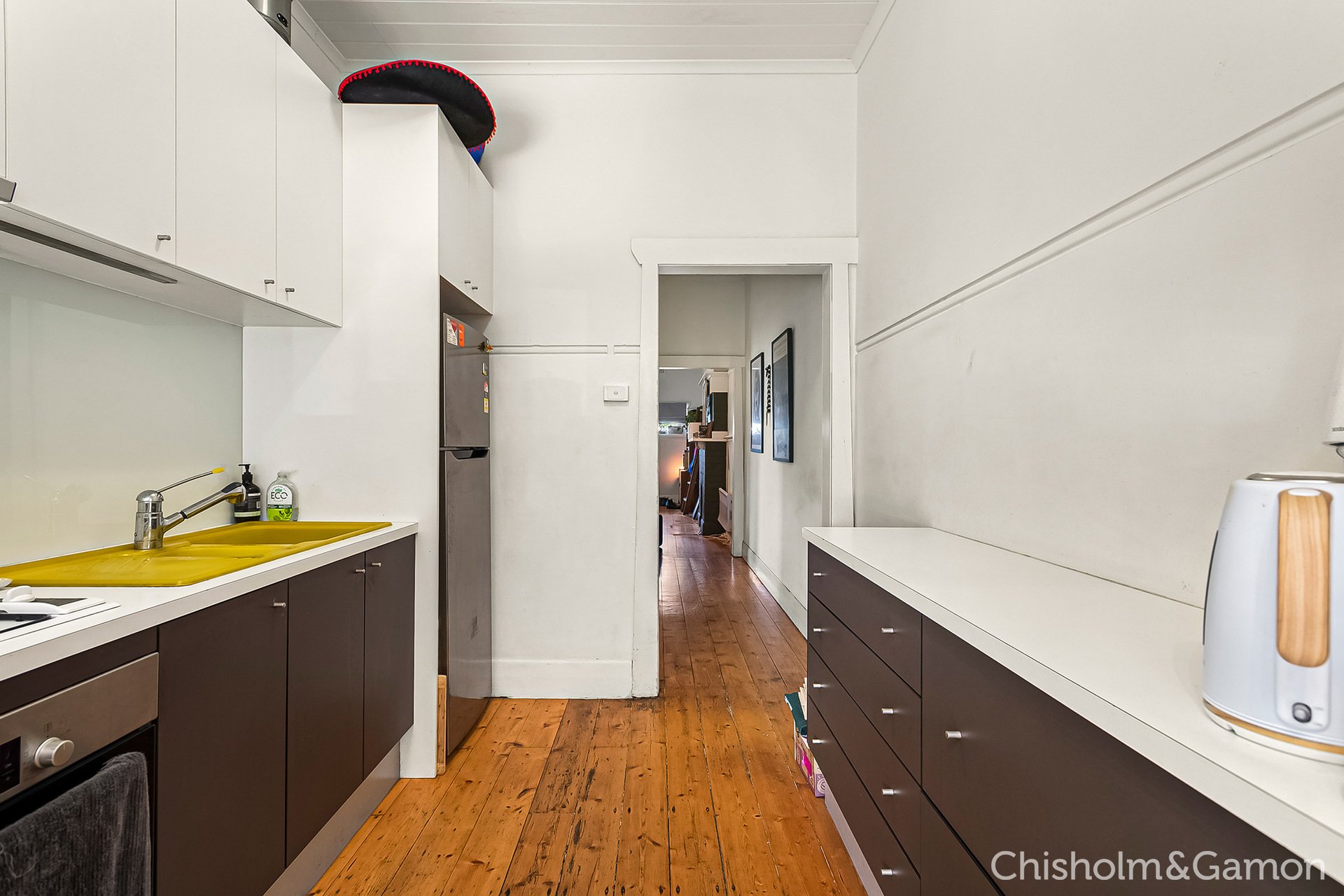 2/66 Carlisle Street, St Kilda image 4