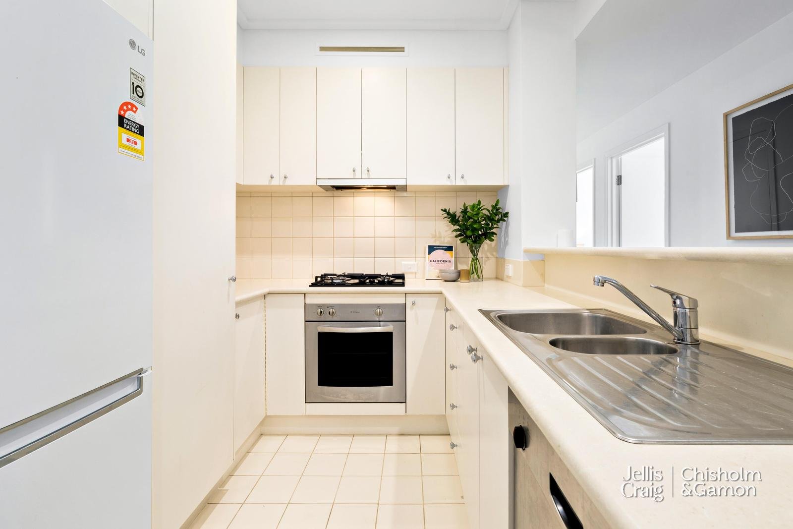 26/6 Graham Street, Port Melbourne image 6