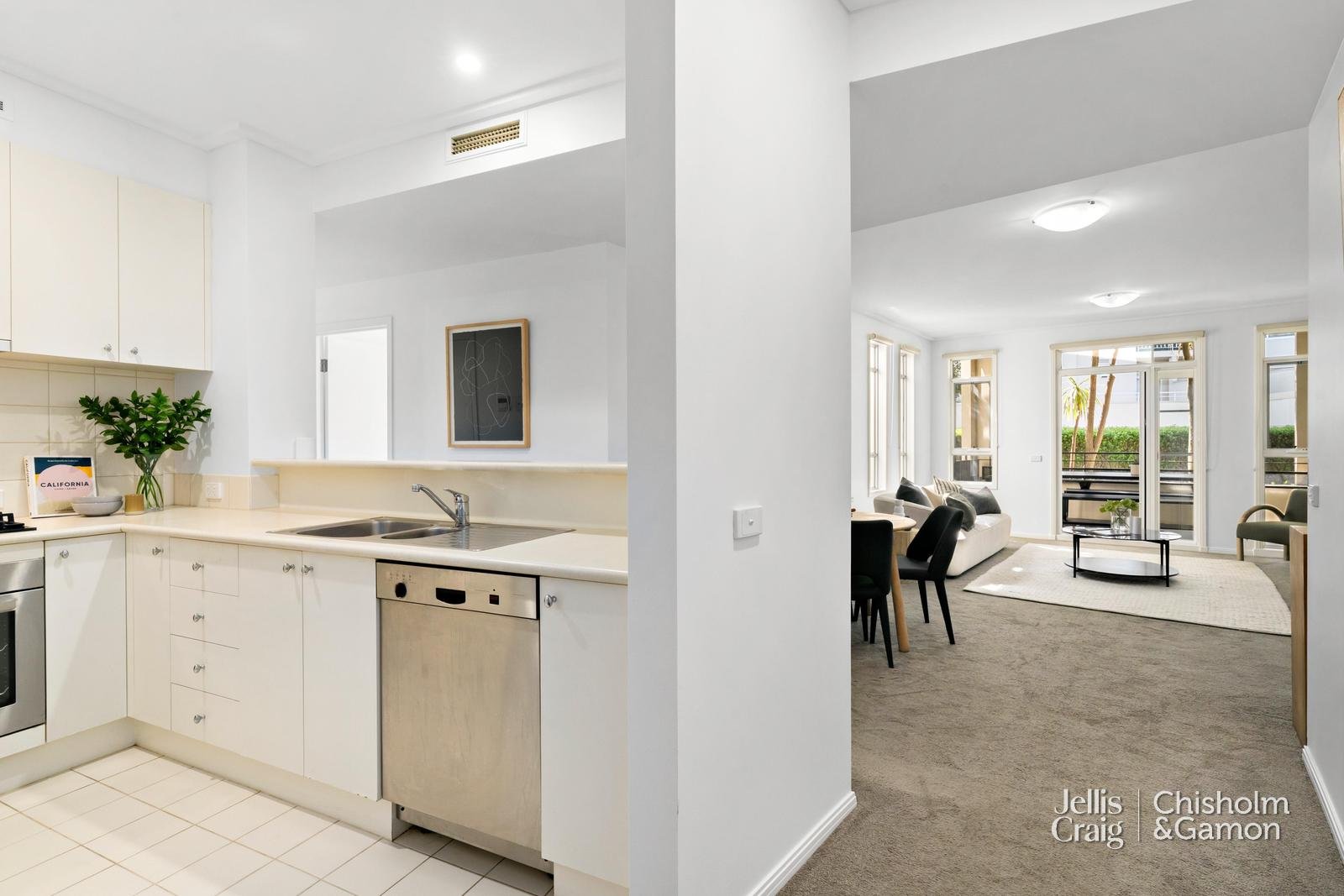 26/6 Graham Street, Port Melbourne image 18