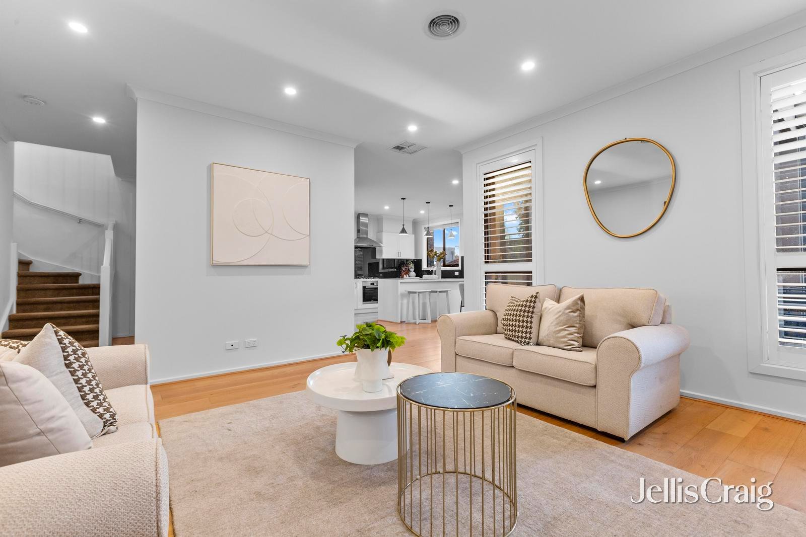 2/66 Larch Crescent, Mount Waverley image 2