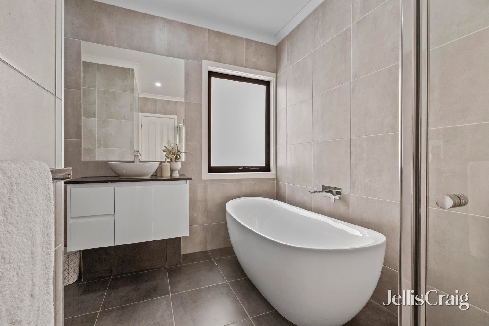 2/66 Larch Crescent, Mount Waverley image 7