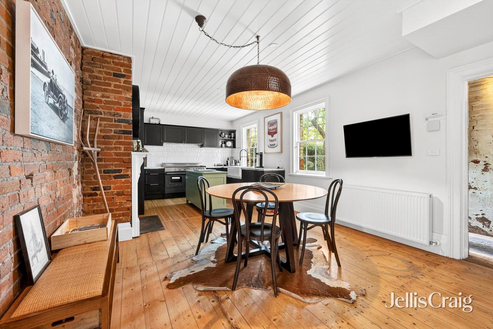 266 Latrobe Terrace, Newtown image 2