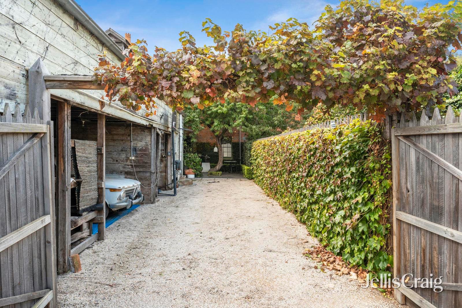 266 Latrobe Terrace, Newtown image 13