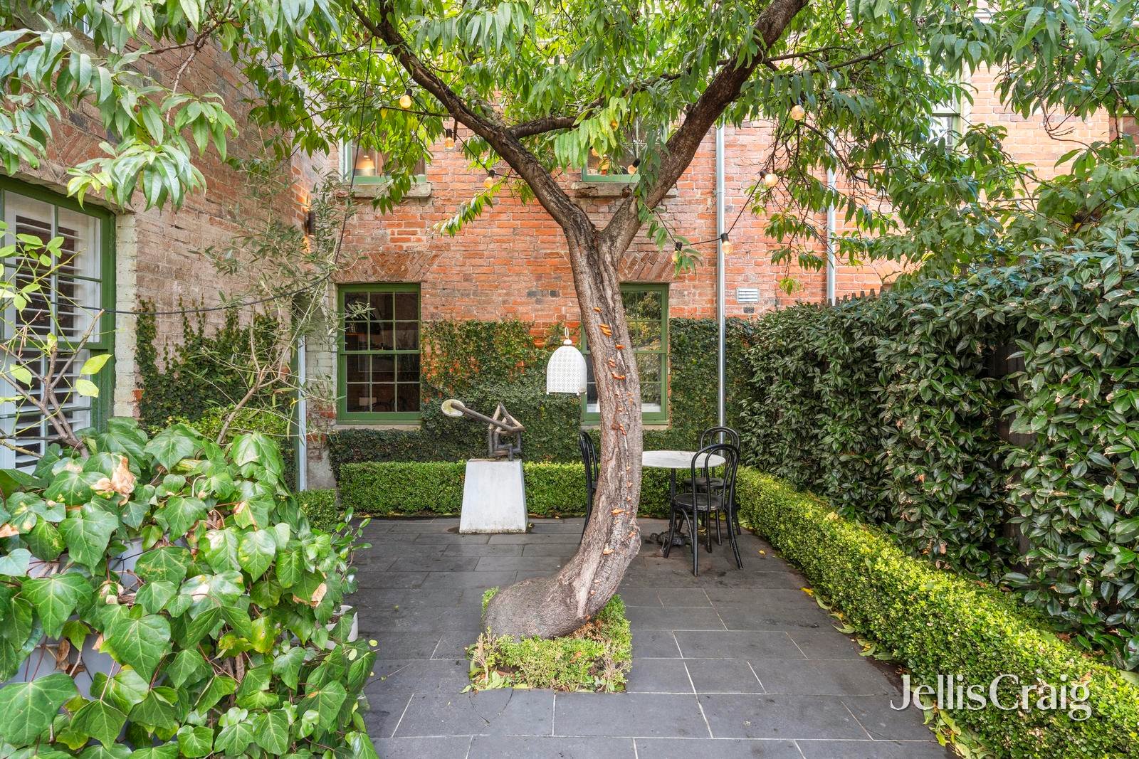 266 Latrobe Terrace, Newtown image 14