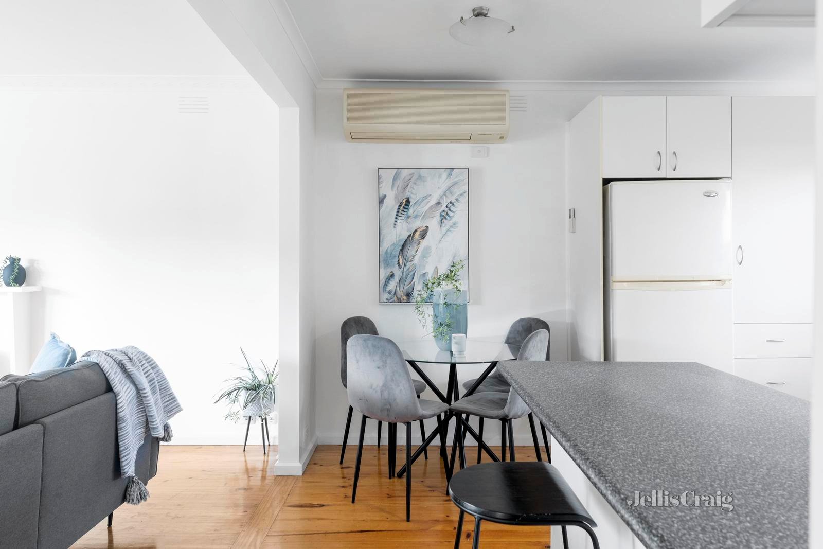 2/67 Leeds Street, Doncaster East image 6