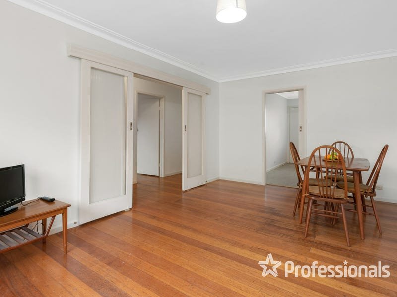 2/67 Mount View Parade, Croydon image 4