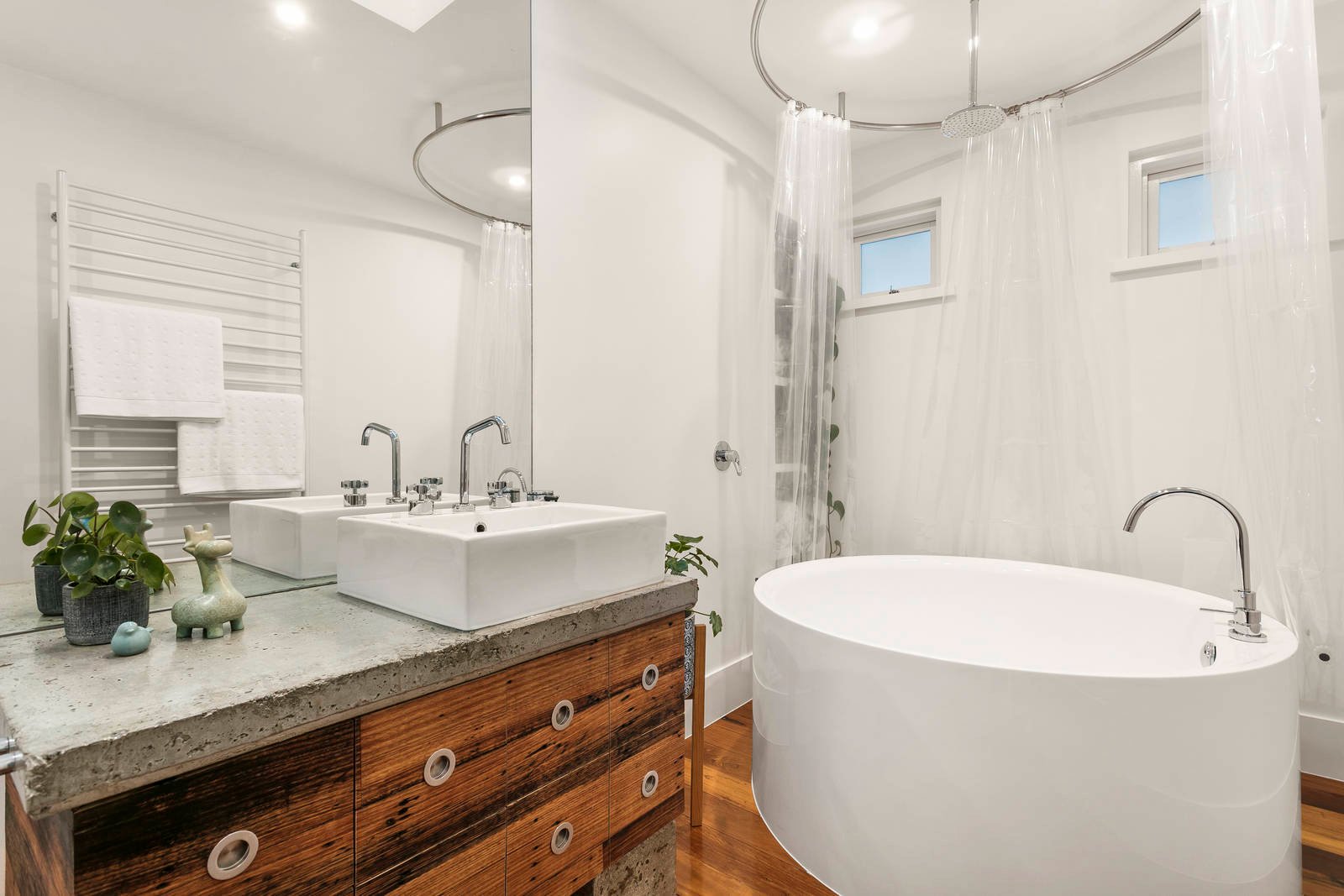 Property Gallery Thumbnail 8