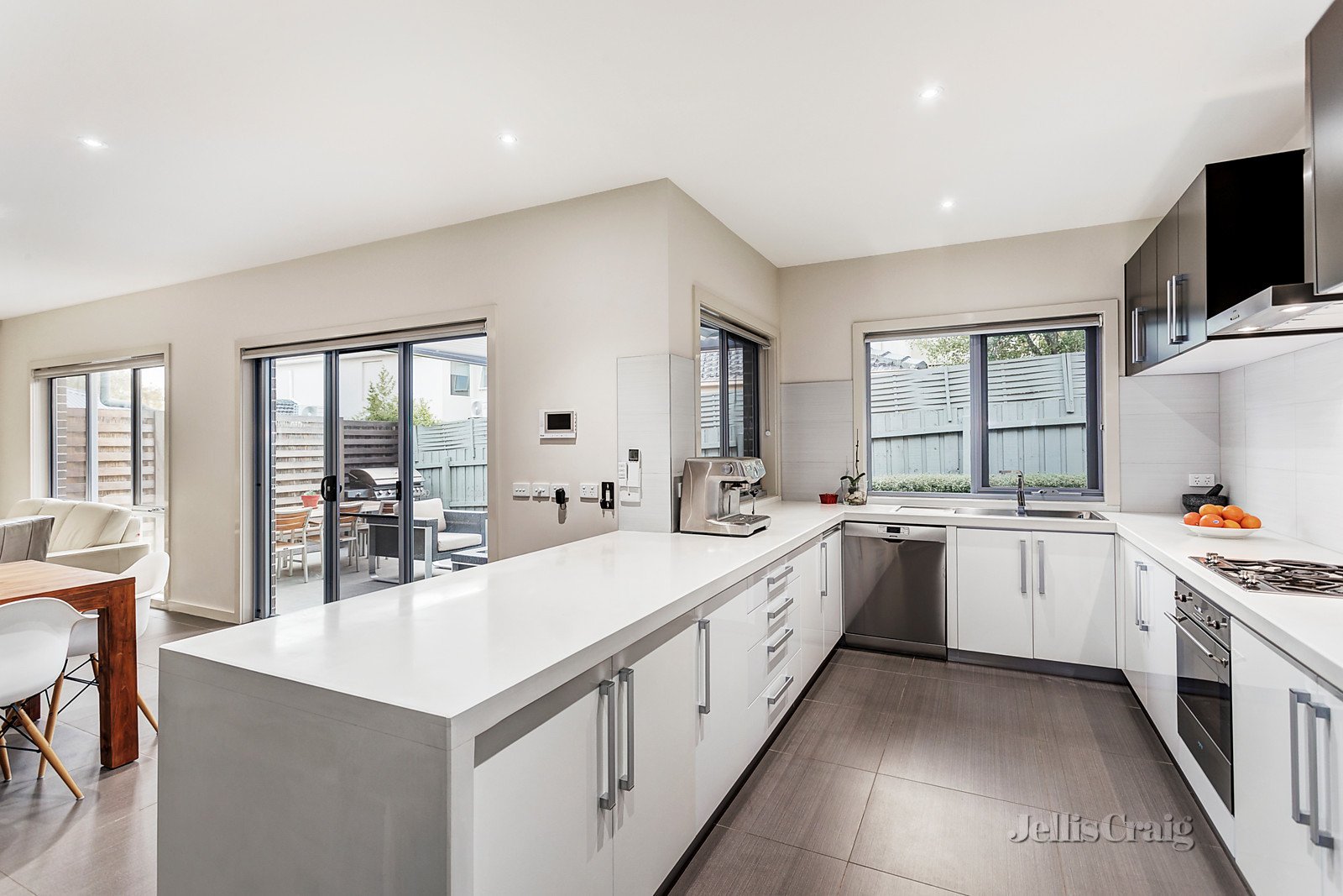 2/67 Wood Street, Templestowe image 5