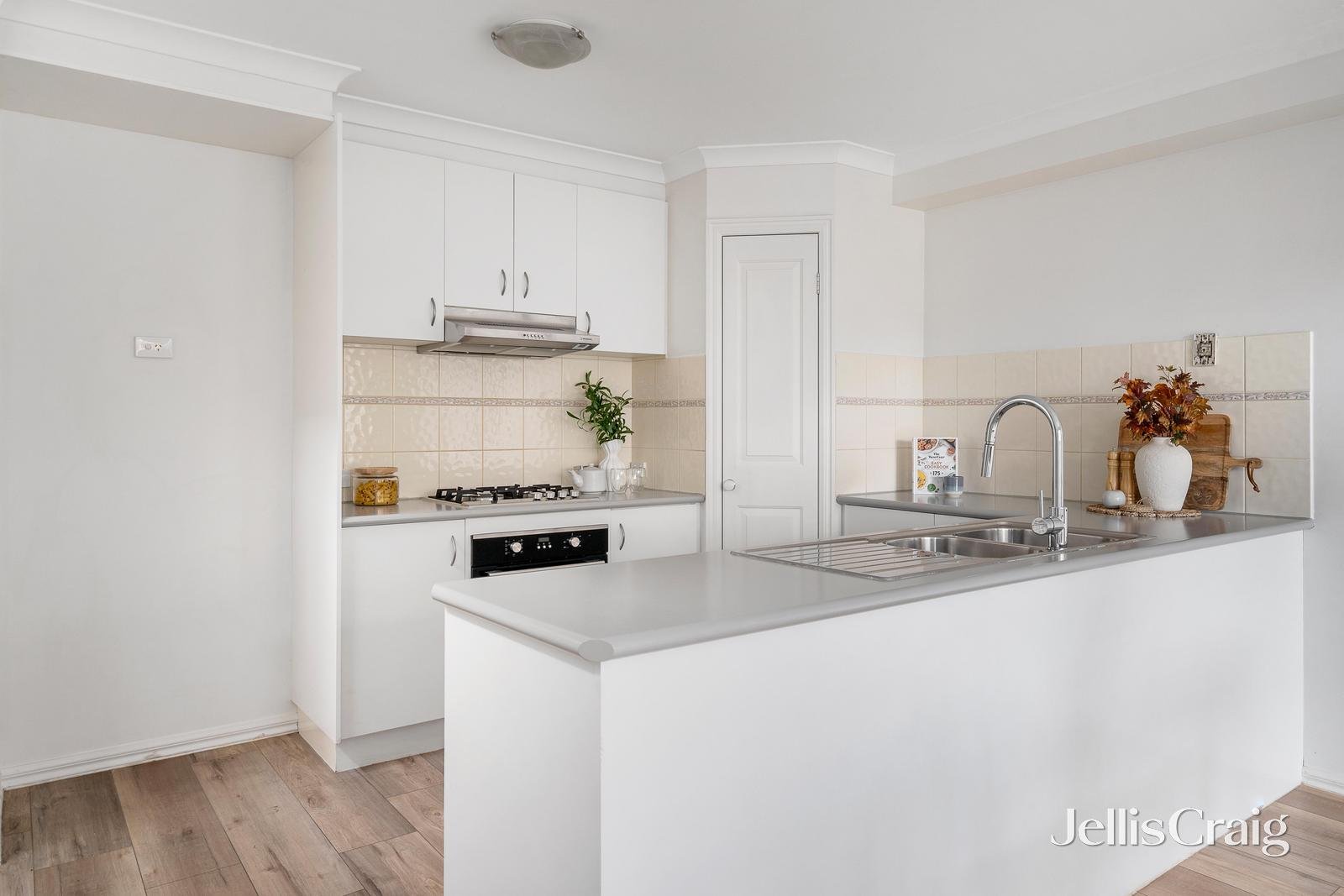 2/673 Geelong Road, Brooklyn image 3