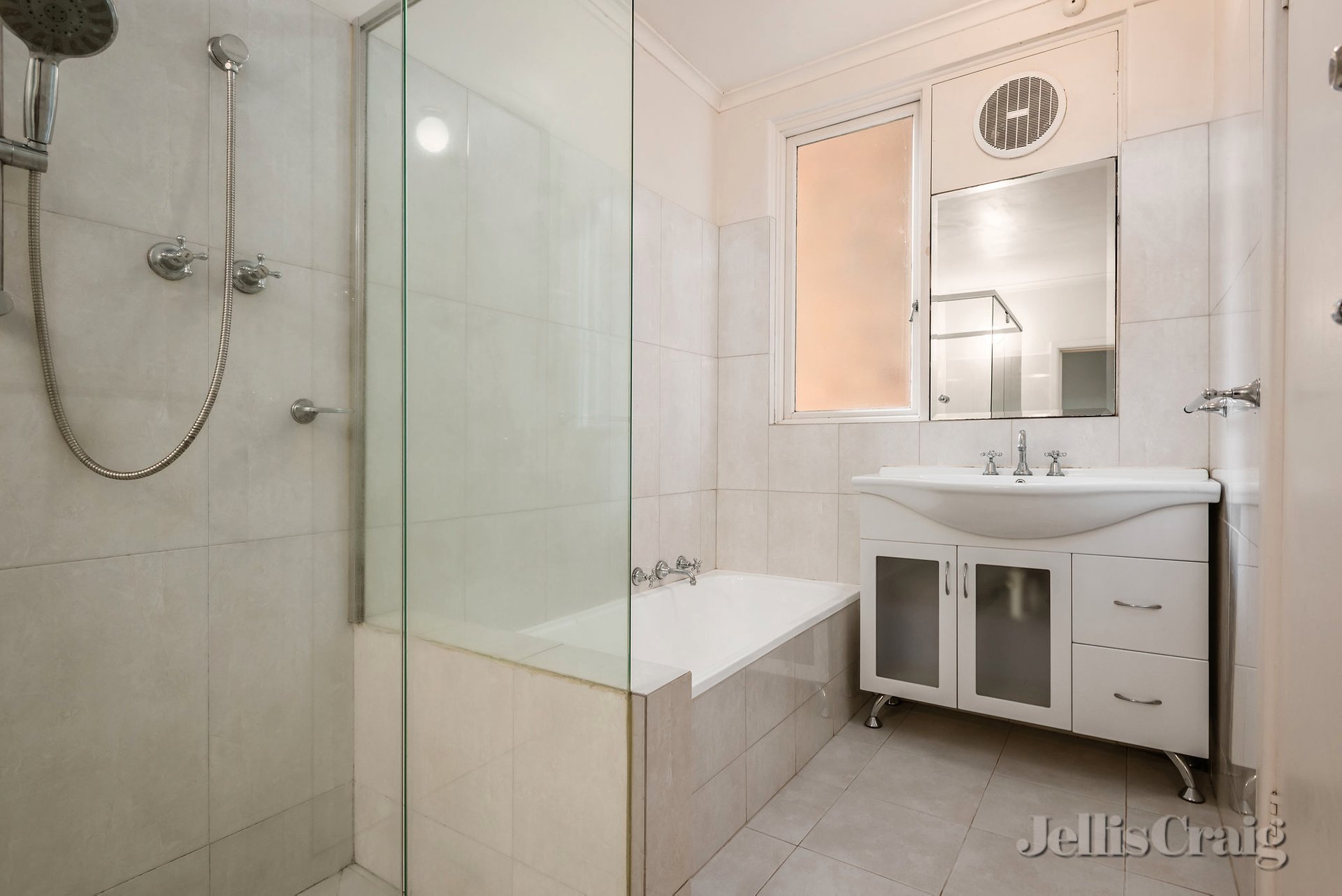 2/677 Toorak Road, Toorak image 5