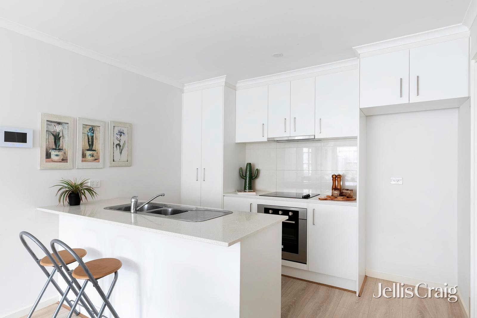2/67A Haig Street, Heidelberg Heights image 4