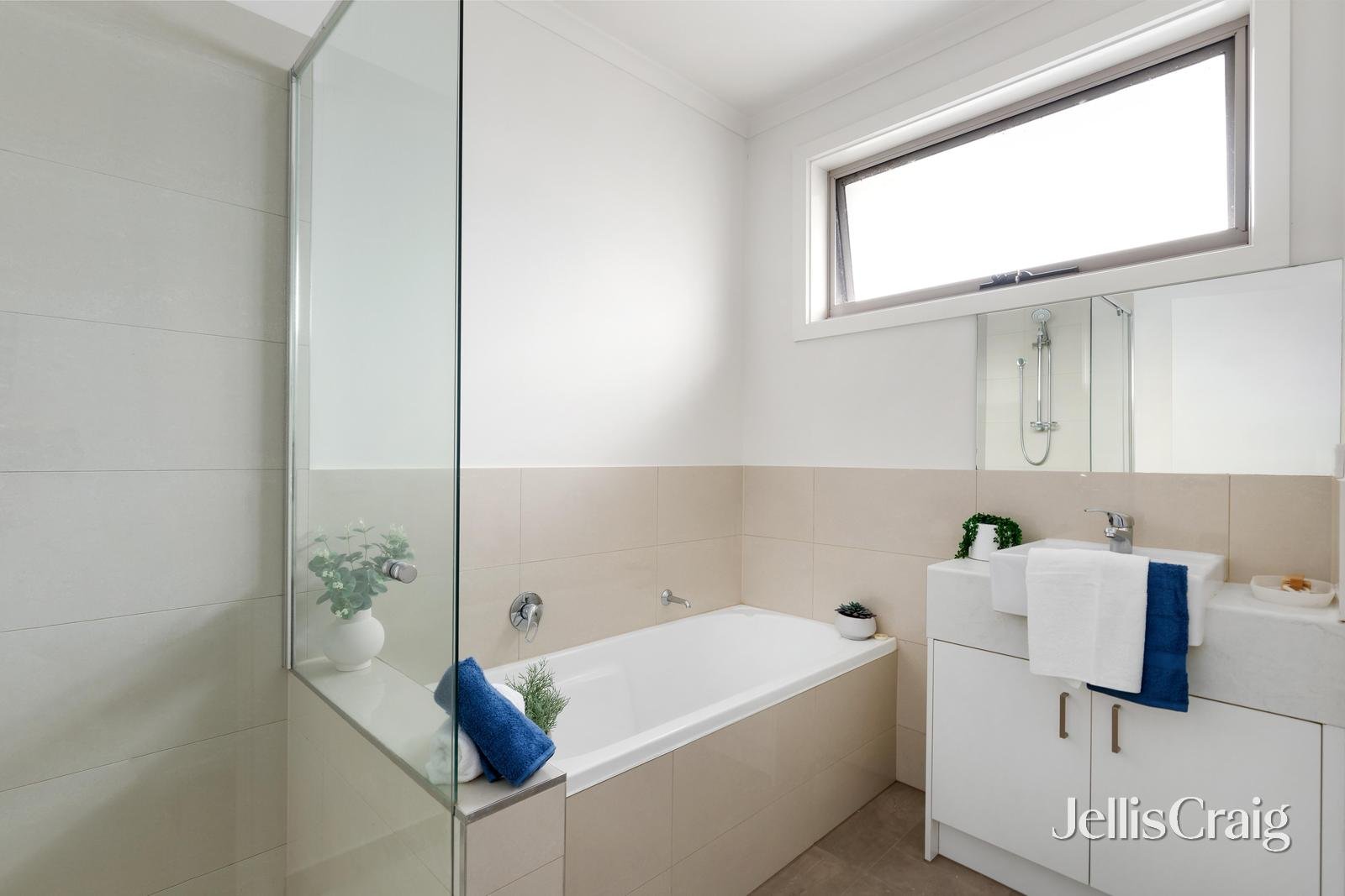 2/67A Haig Street, Heidelberg Heights image 9