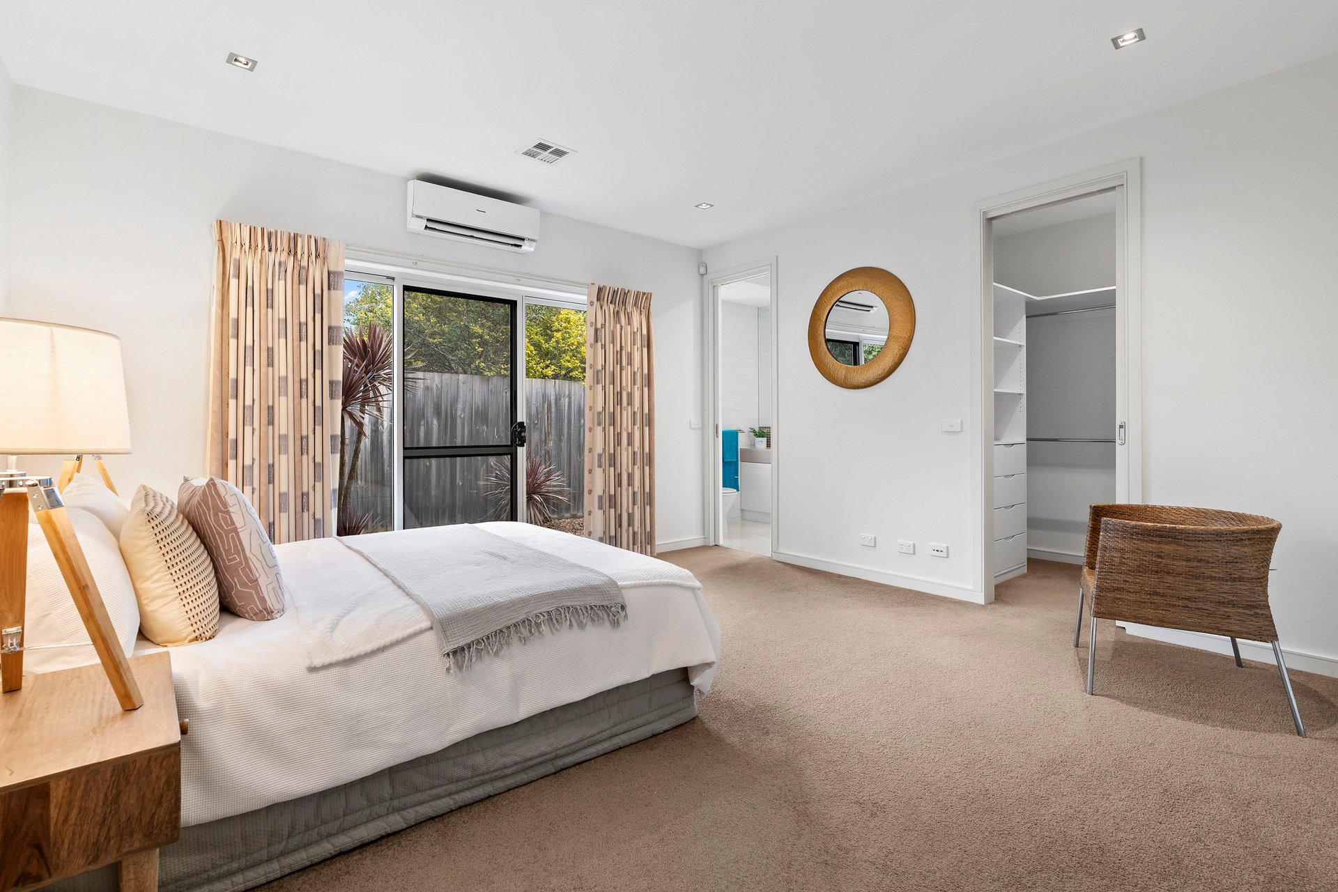 Property Gallery Thumbnail 8