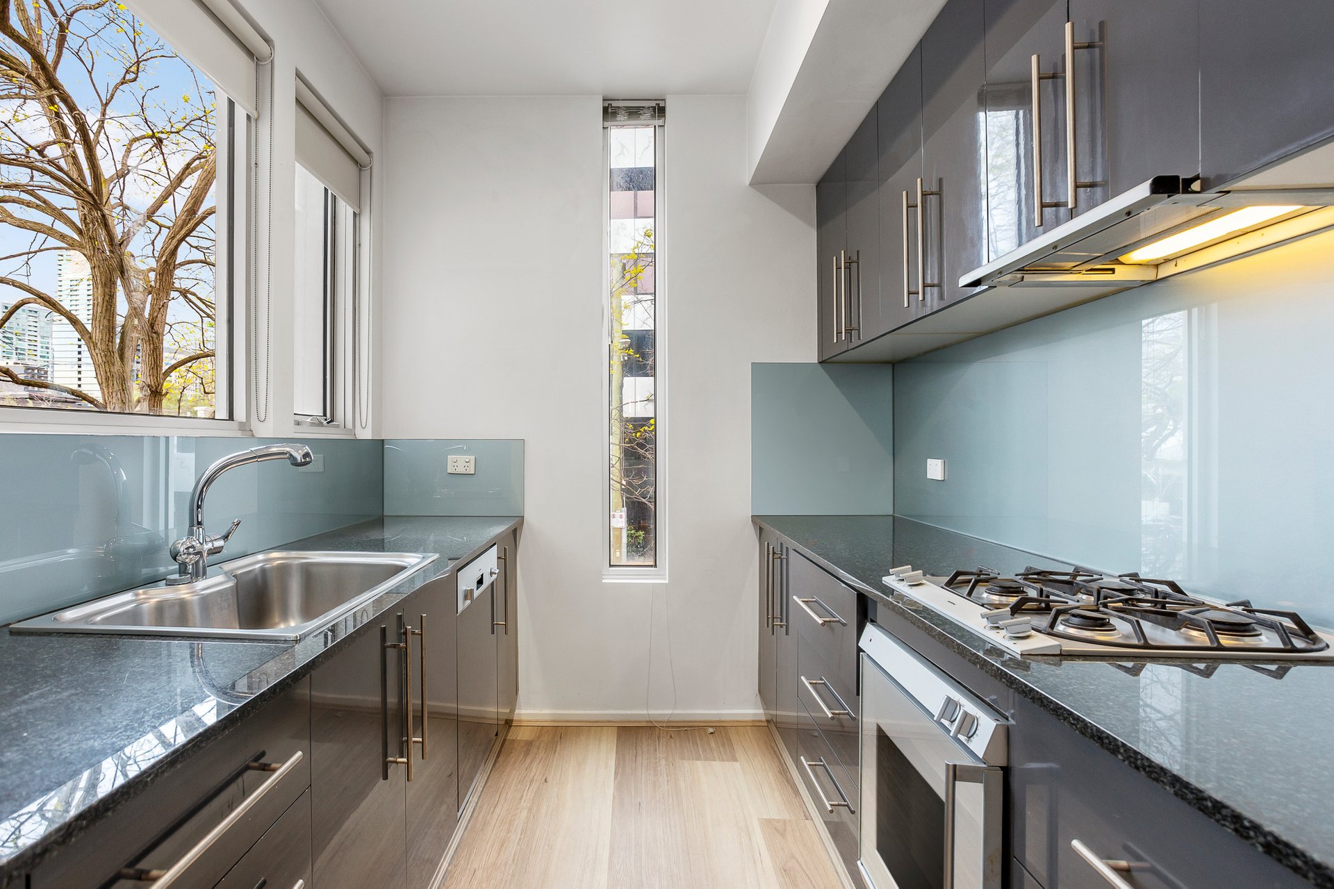2/68 Eastern Road, South Melbourne image 5