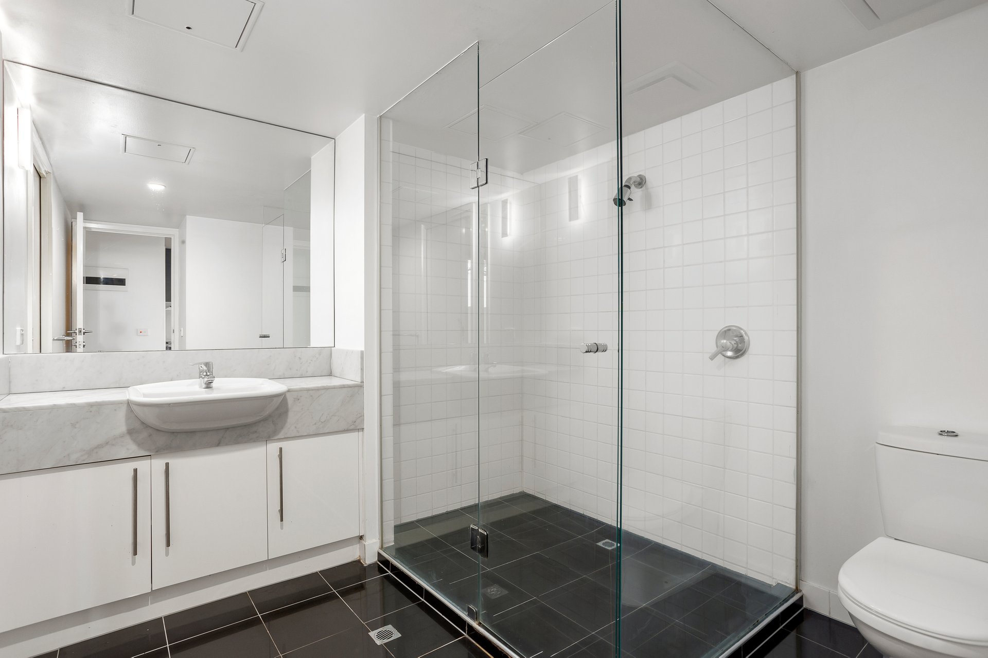 2/68 Eastern Road, South Melbourne image 7