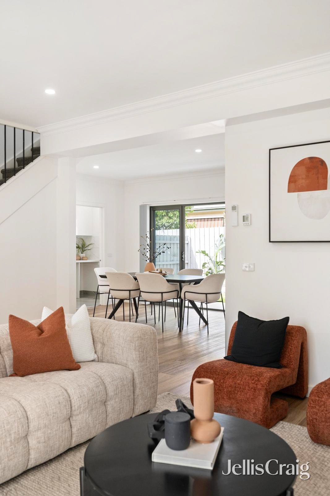 2/68 Faraday Road, Croydon South image 5