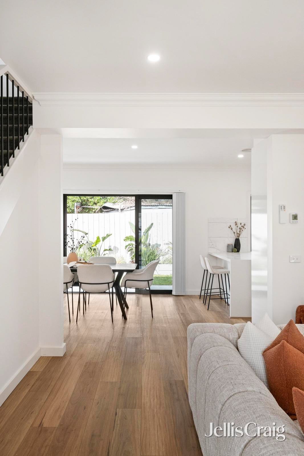 2/68 Faraday Road, Croydon South image 6