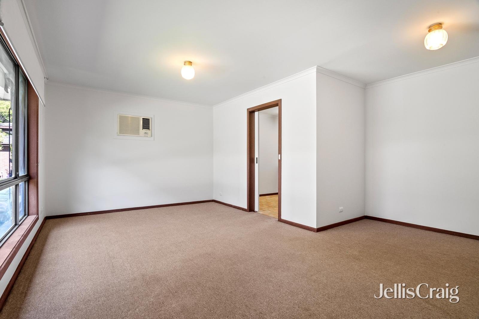 2/68 Hewish Road, Croydon image 2