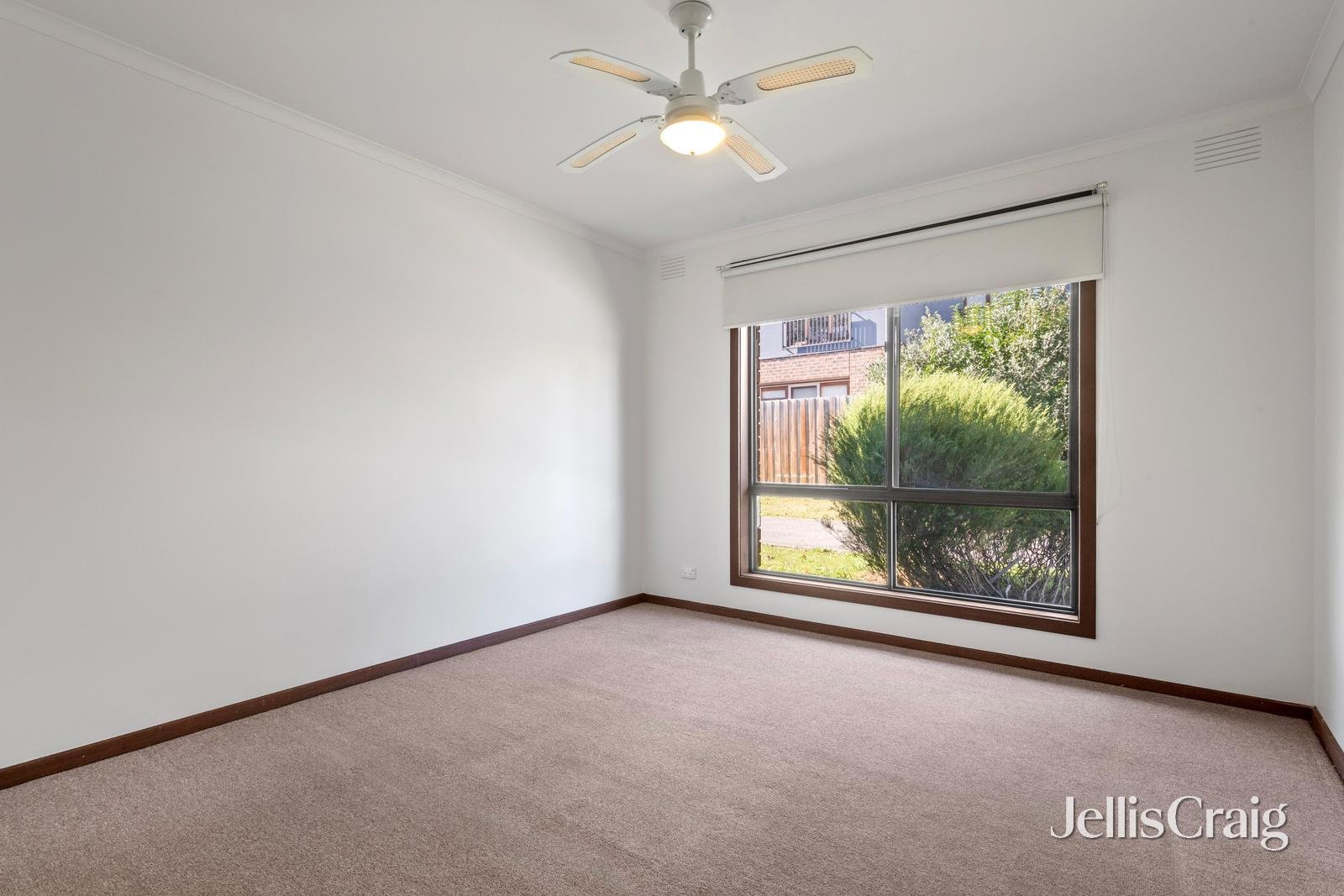 2/68 Hewish Road, Croydon image 6