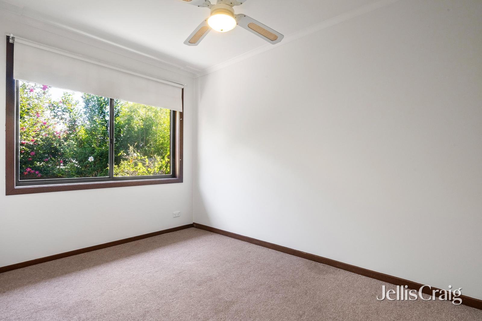 2/68 Hewish Road, Croydon image 7