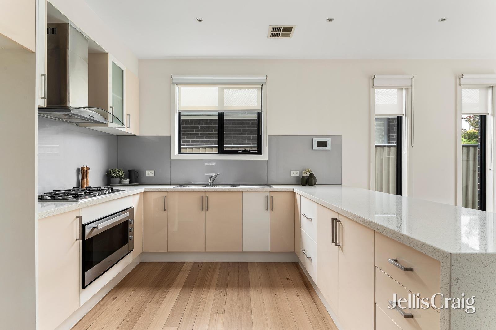 2/68 Junction Street, Newport image 6