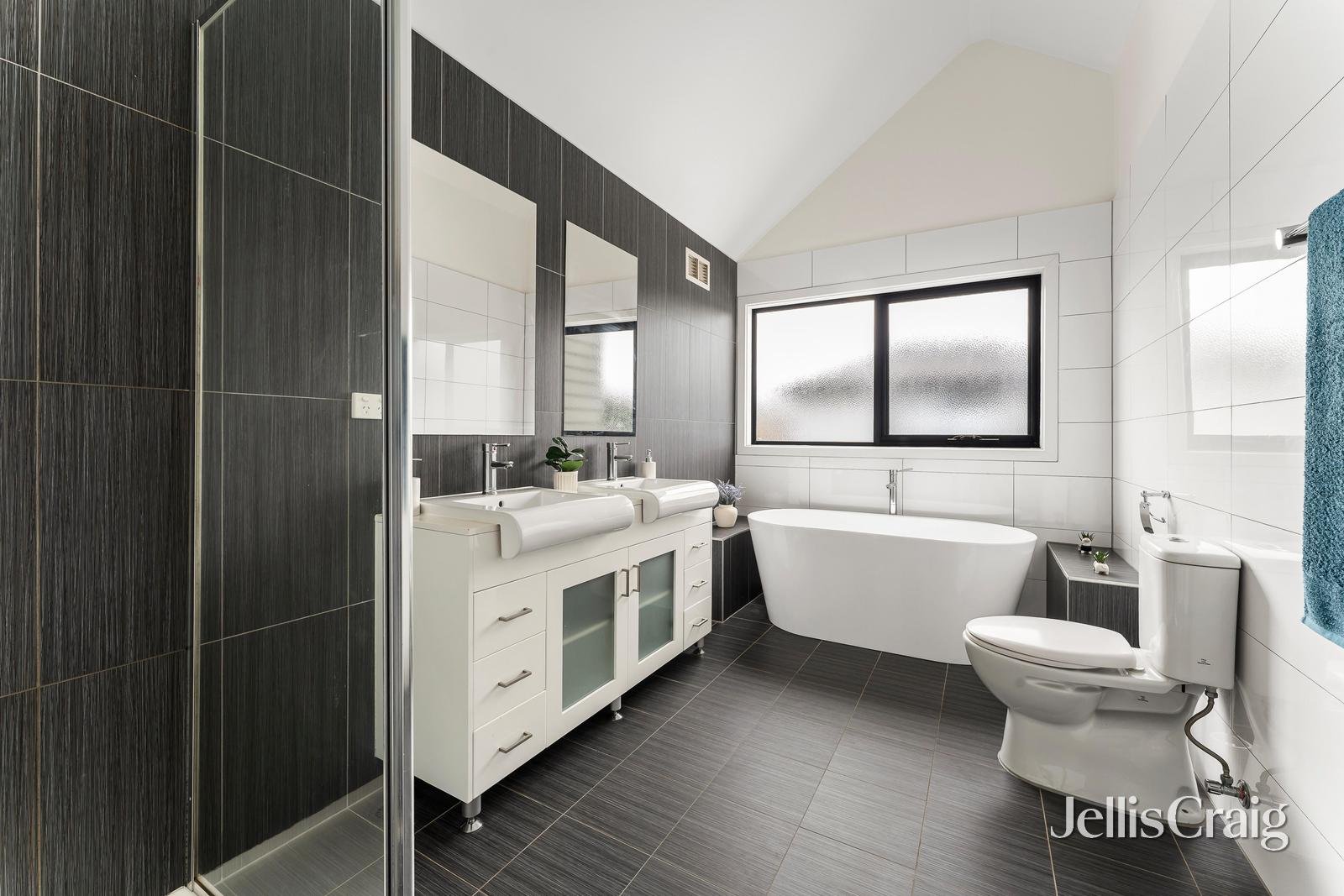 2/68 Junction Street, Newport image 9