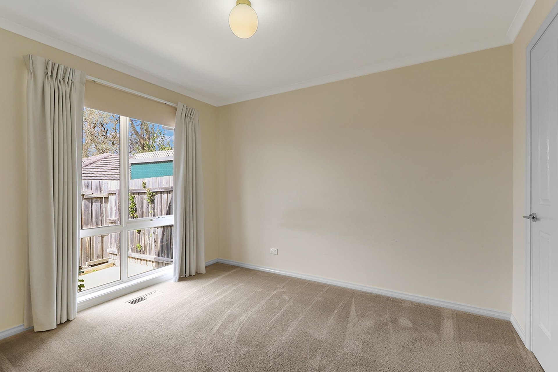 2/68 Oban Road, Ringwood image 4