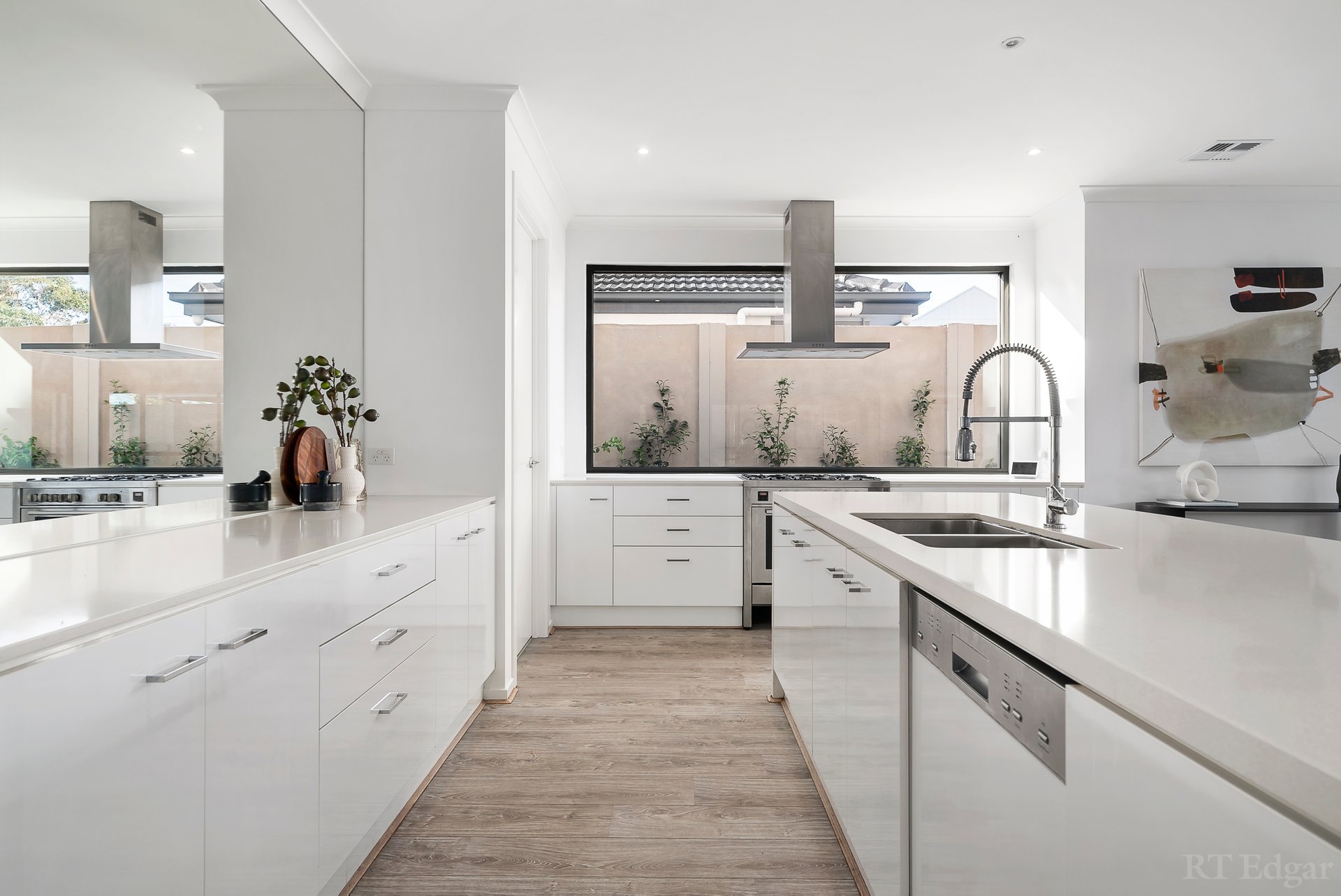 Property Gallery Thumbnail 6
