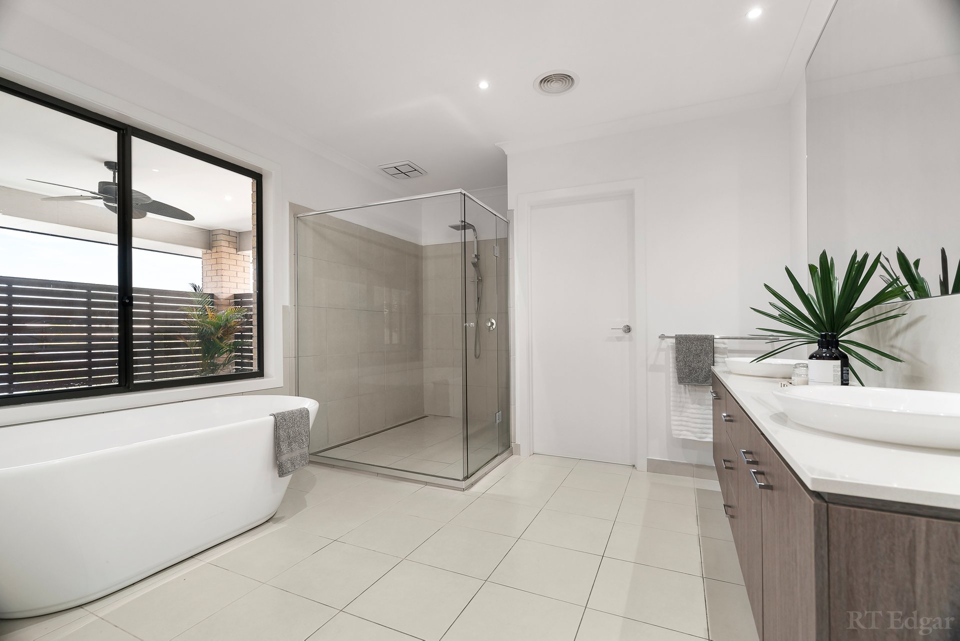 Property Gallery Thumbnail 12