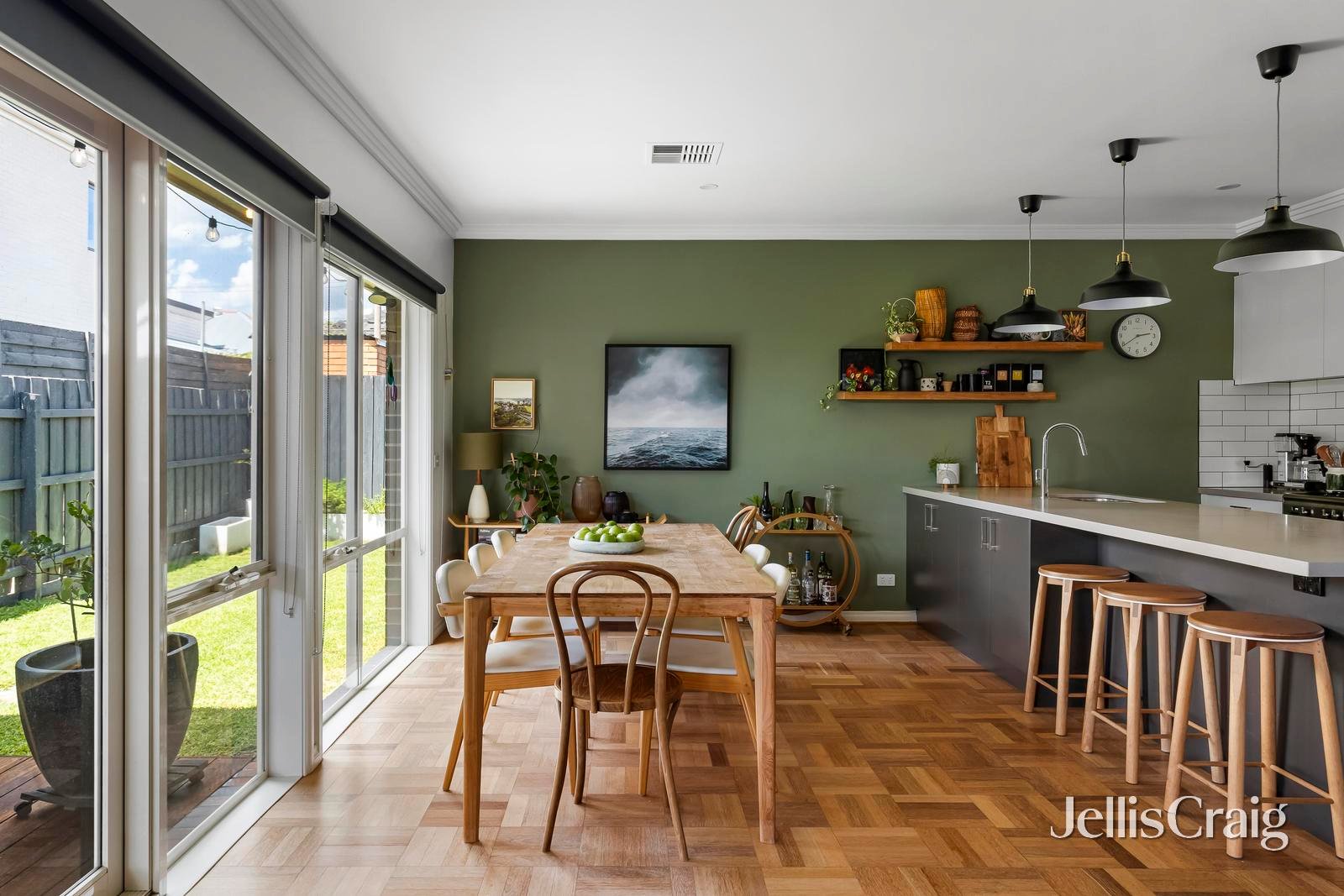 2/69 Darebin Road, Thornbury image 2