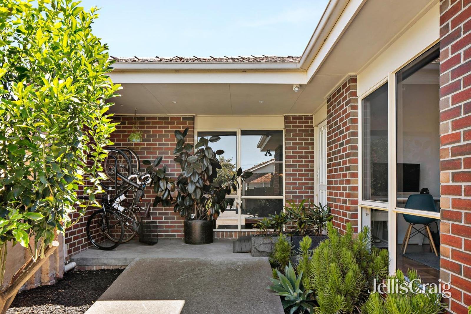 2/69 Darebin Road, Thornbury image 12