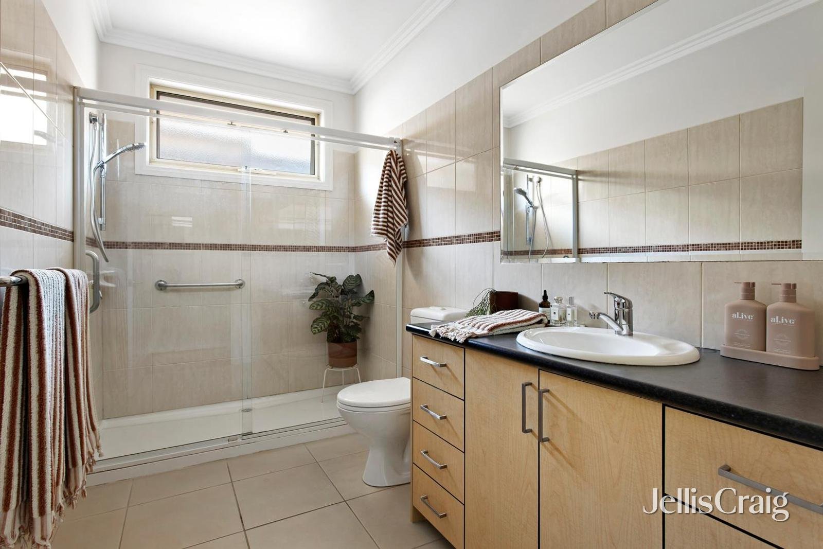 2/69 Darebin Road, Thornbury image 13