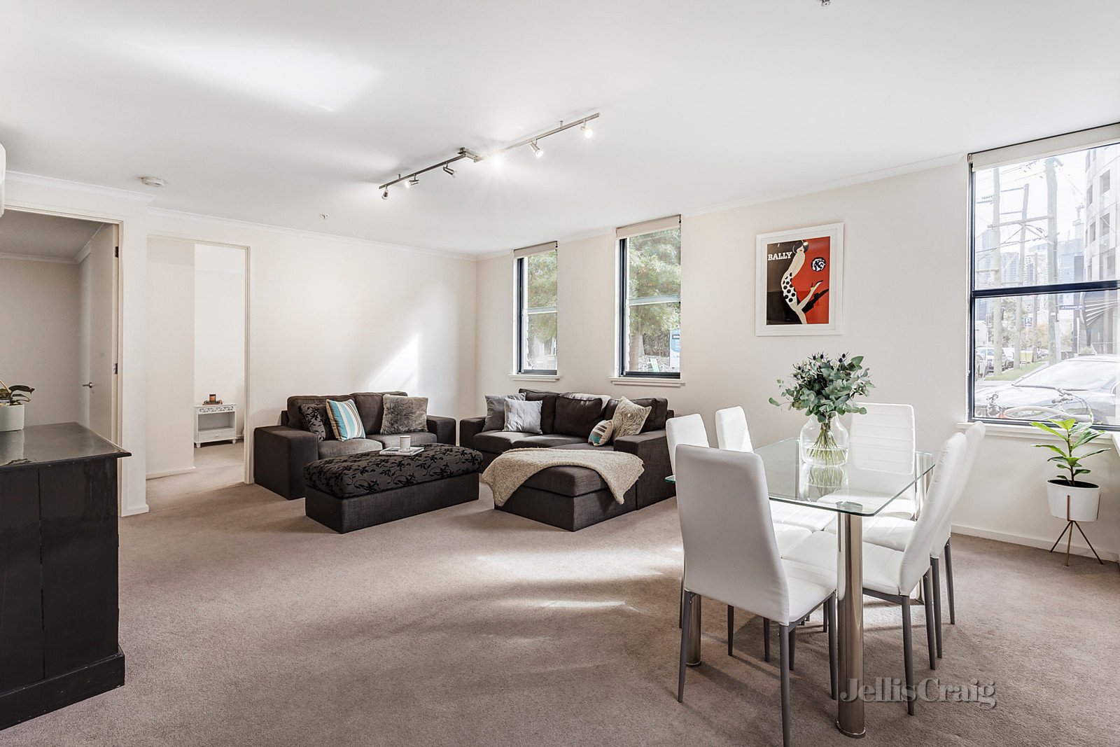2/69 Dorcas Street, South Melbourne image 1