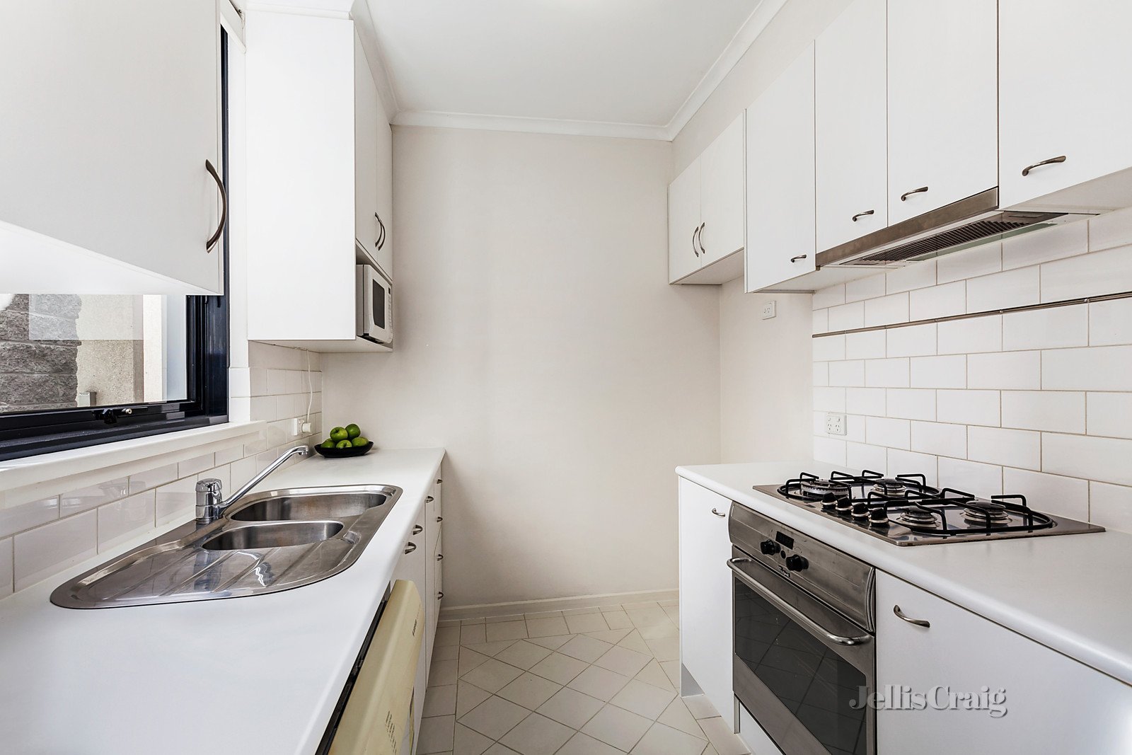2/69 Dorcas Street, South Melbourne image 3