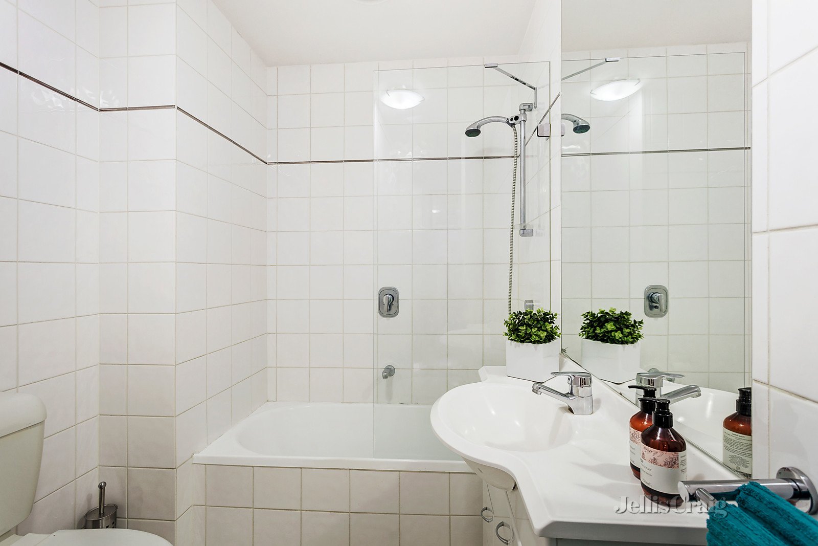 2/69 Dorcas Street, South Melbourne image 4