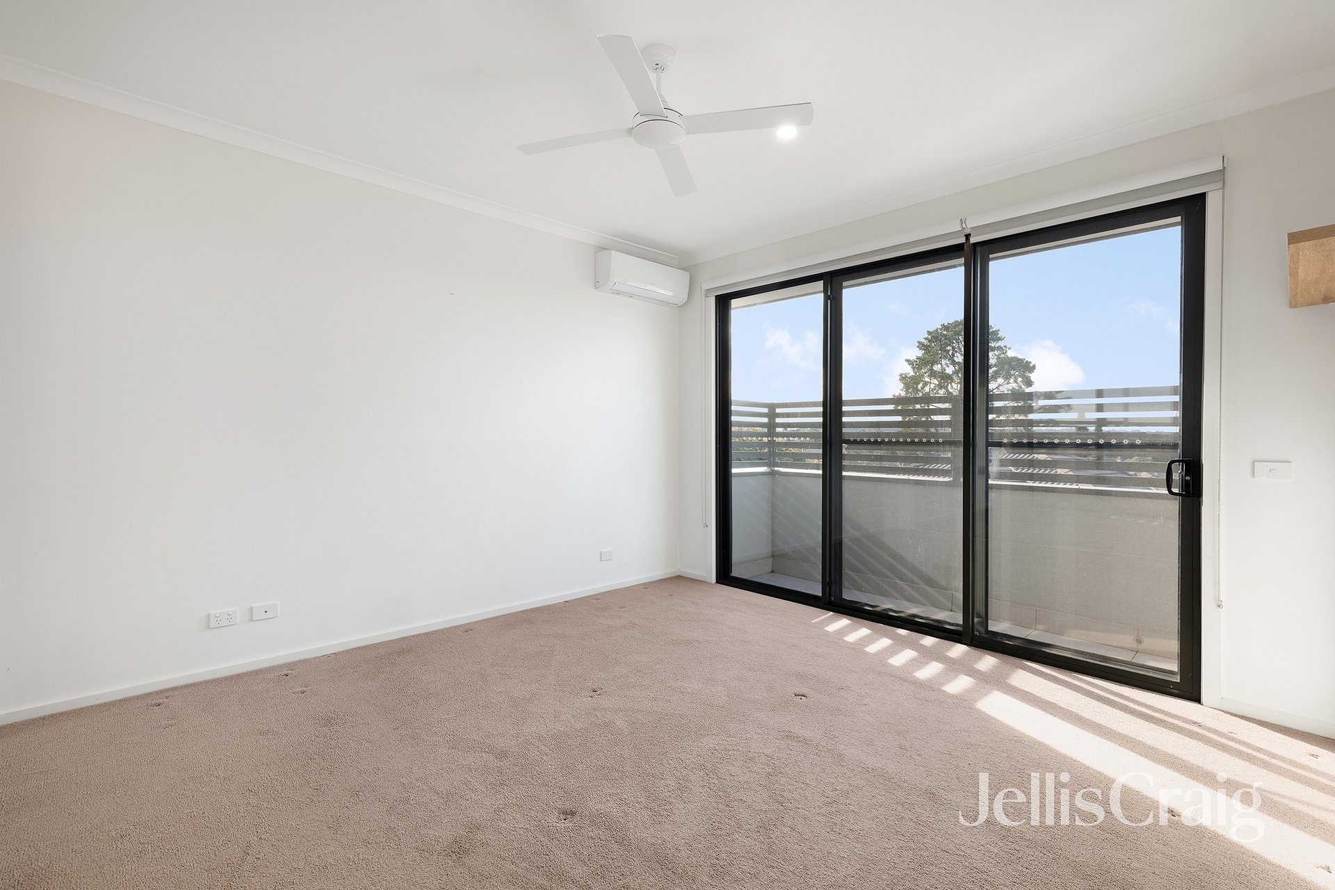 2/69 Lane Crescent, Reservoir image 5